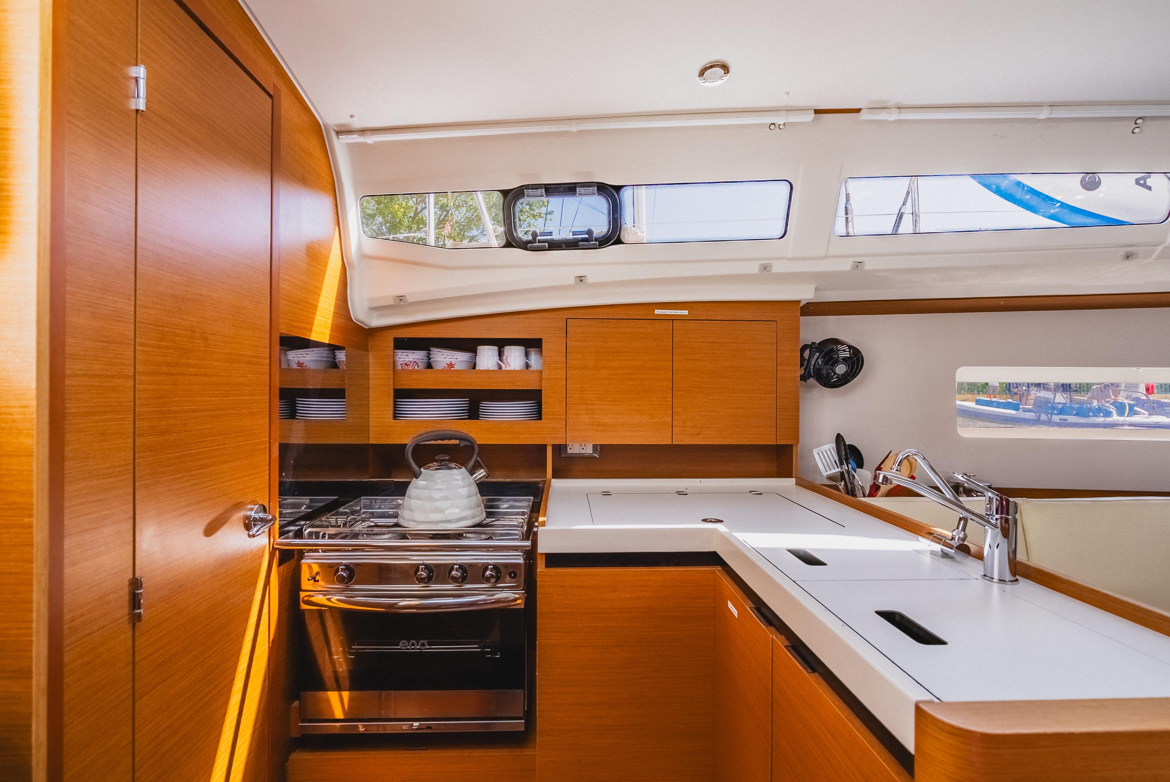 Sun Odyssey 380 - 3 cab., picture 21