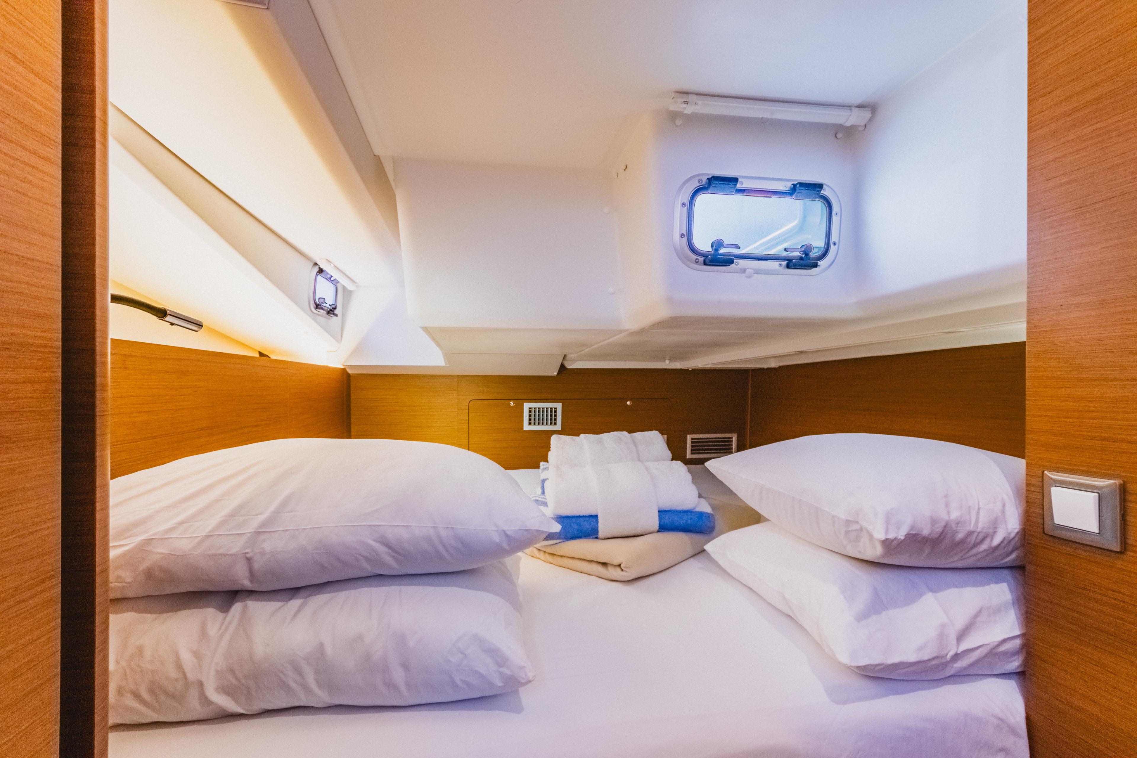 Sun Odyssey 440 - 3 cab., picture 24