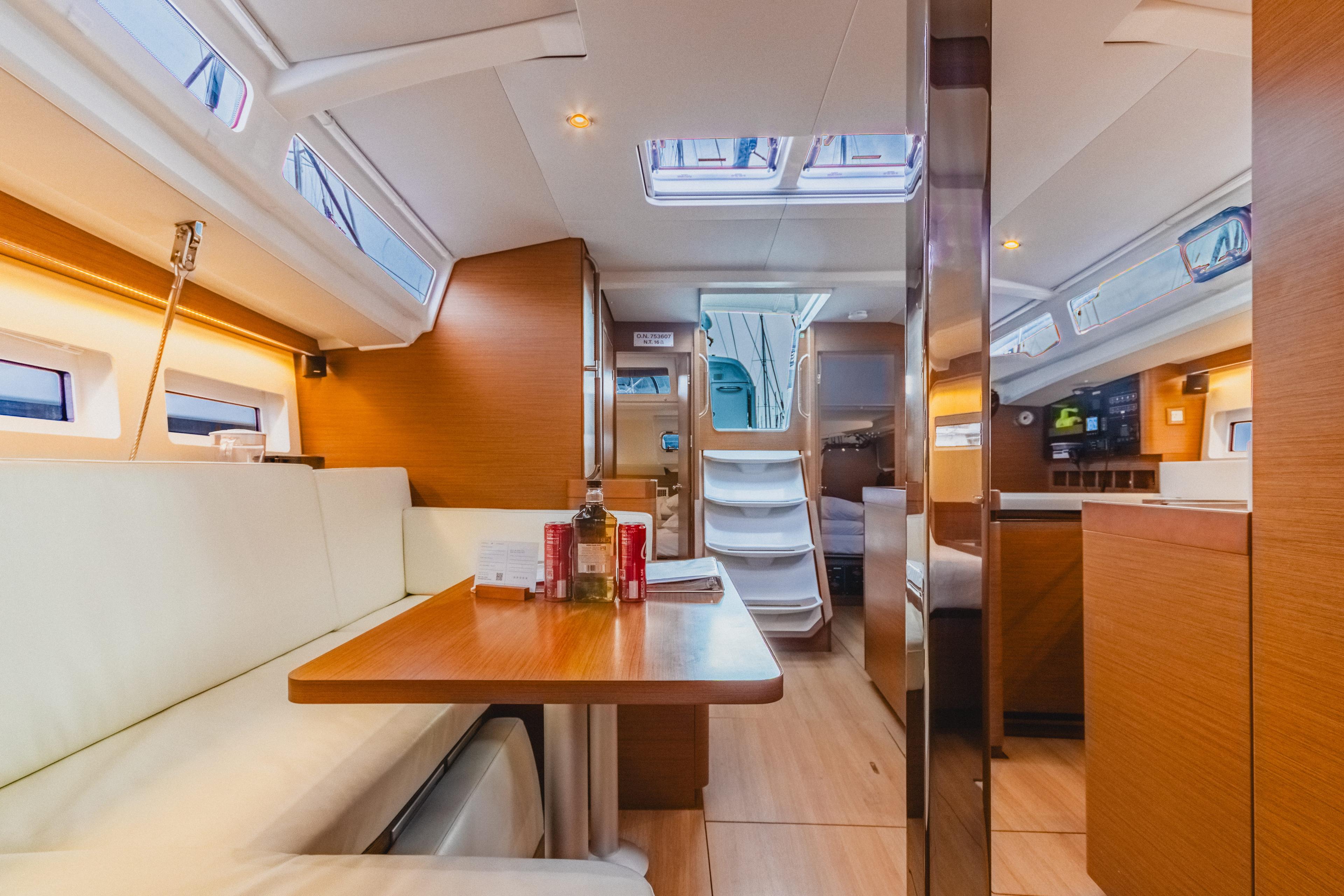 Sun Odyssey 440 - 3 cab., picture 17