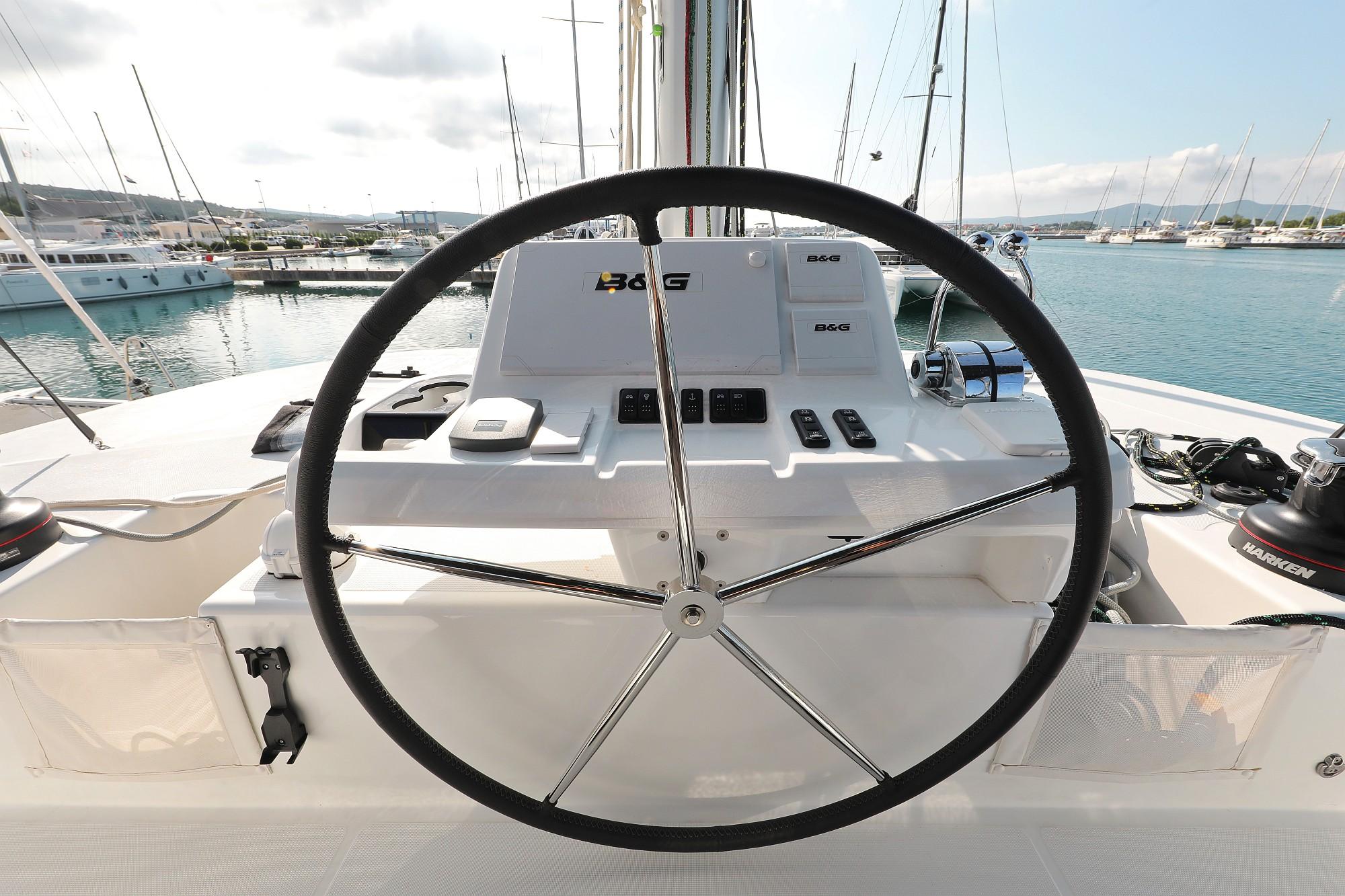 Lagoon 50, picture 9