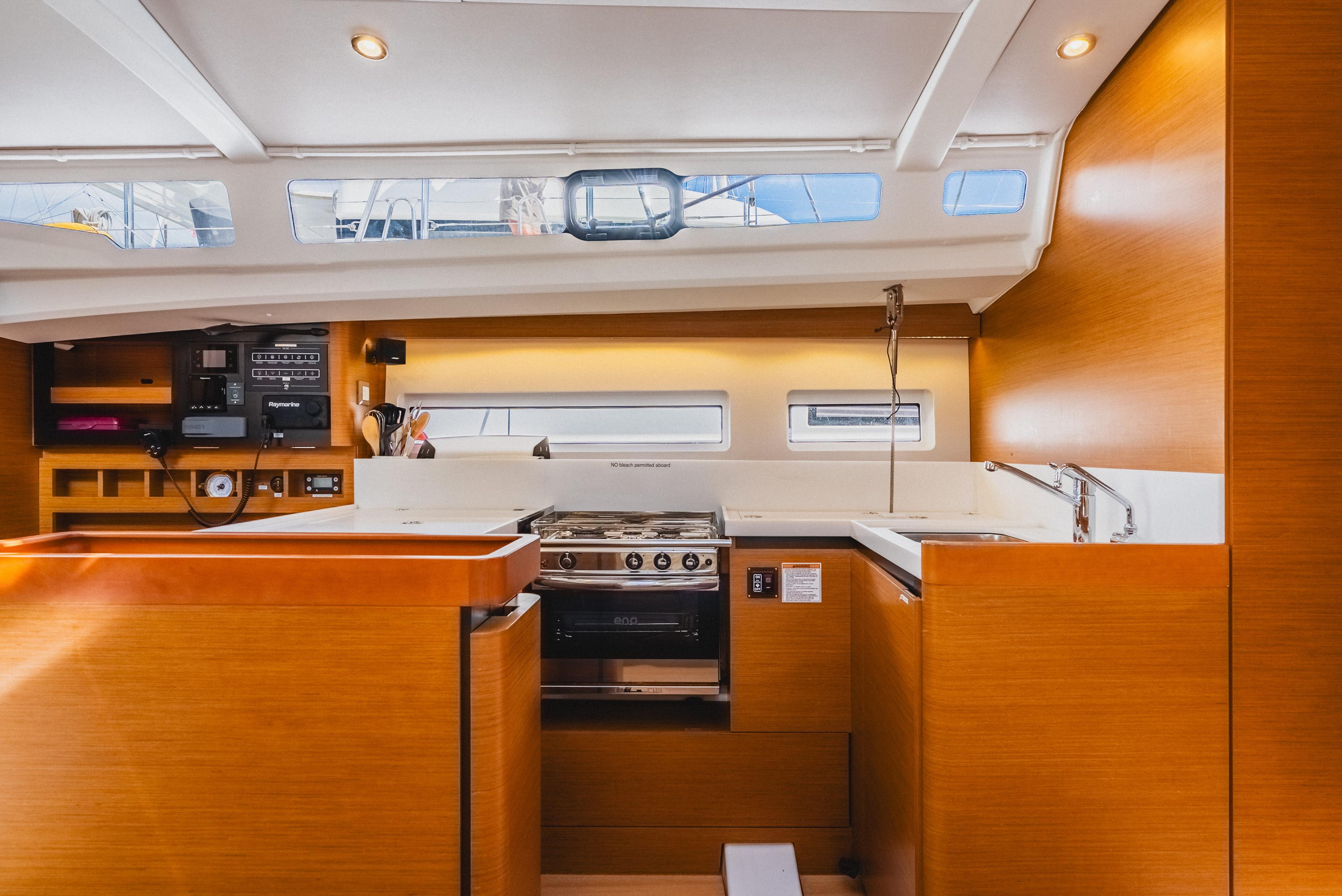 Sun Odyssey 440 - 3 cab., picture 23