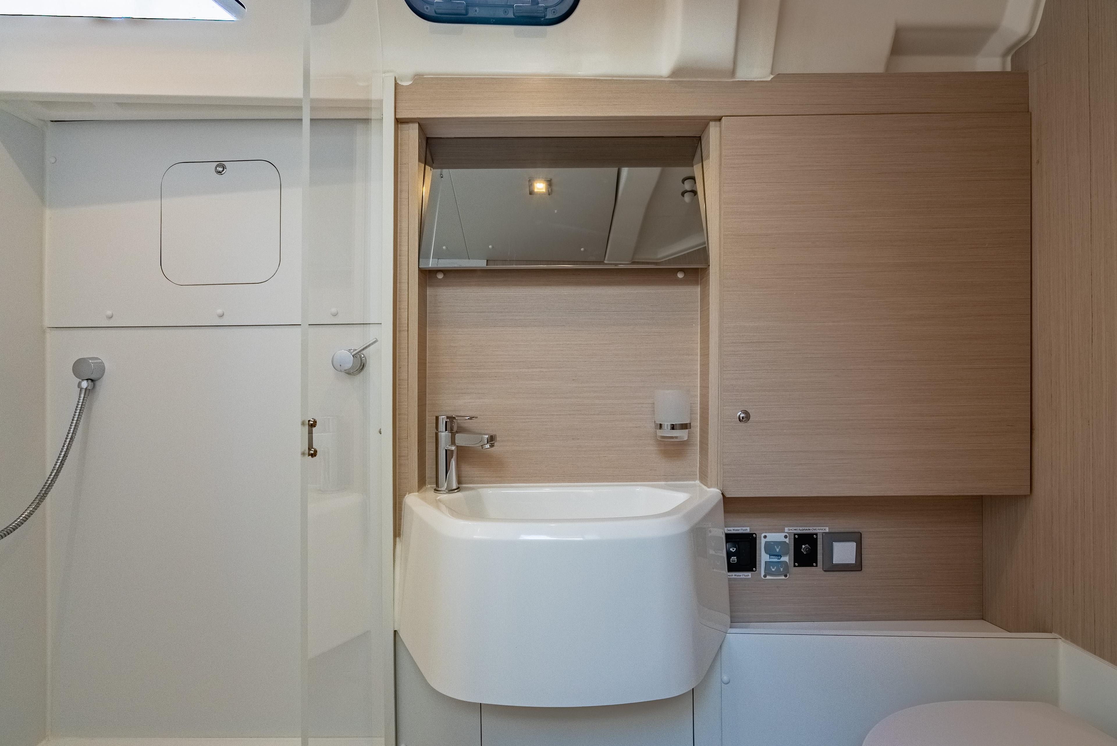 Oceanis 51.1, picture 32