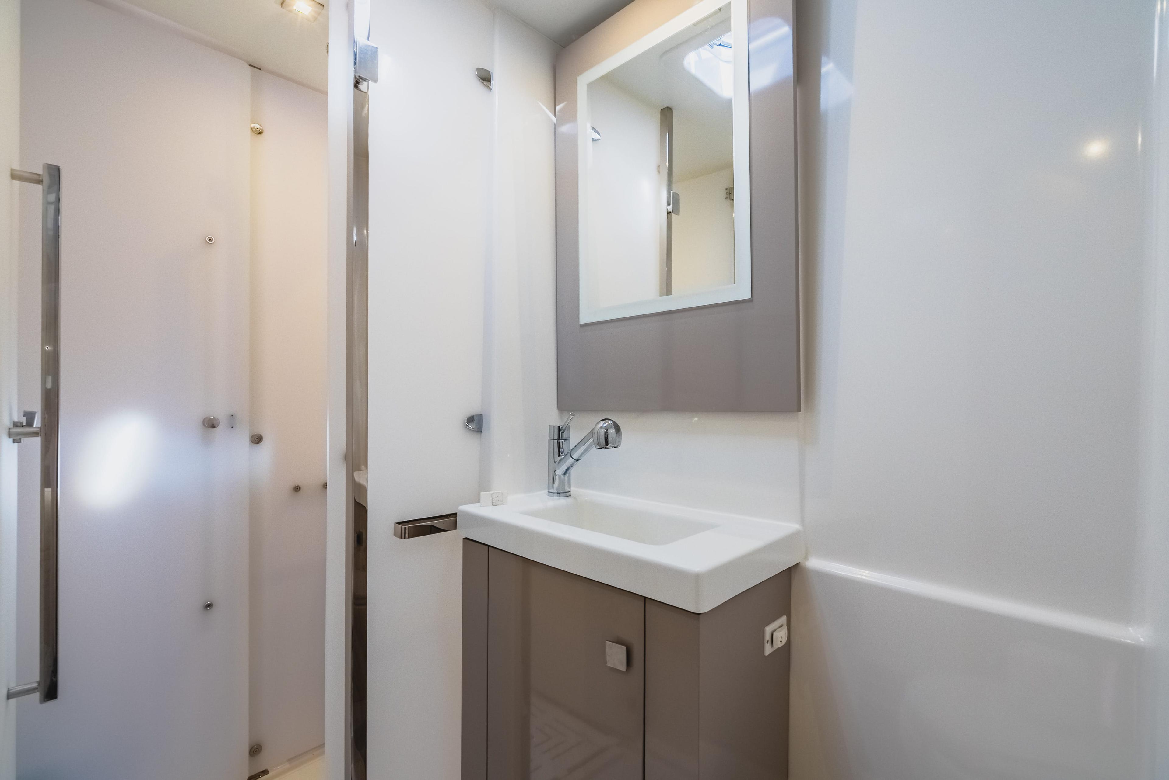 Fountaine Pajot Astrea 42 - 3 + 1 cab., picture 30