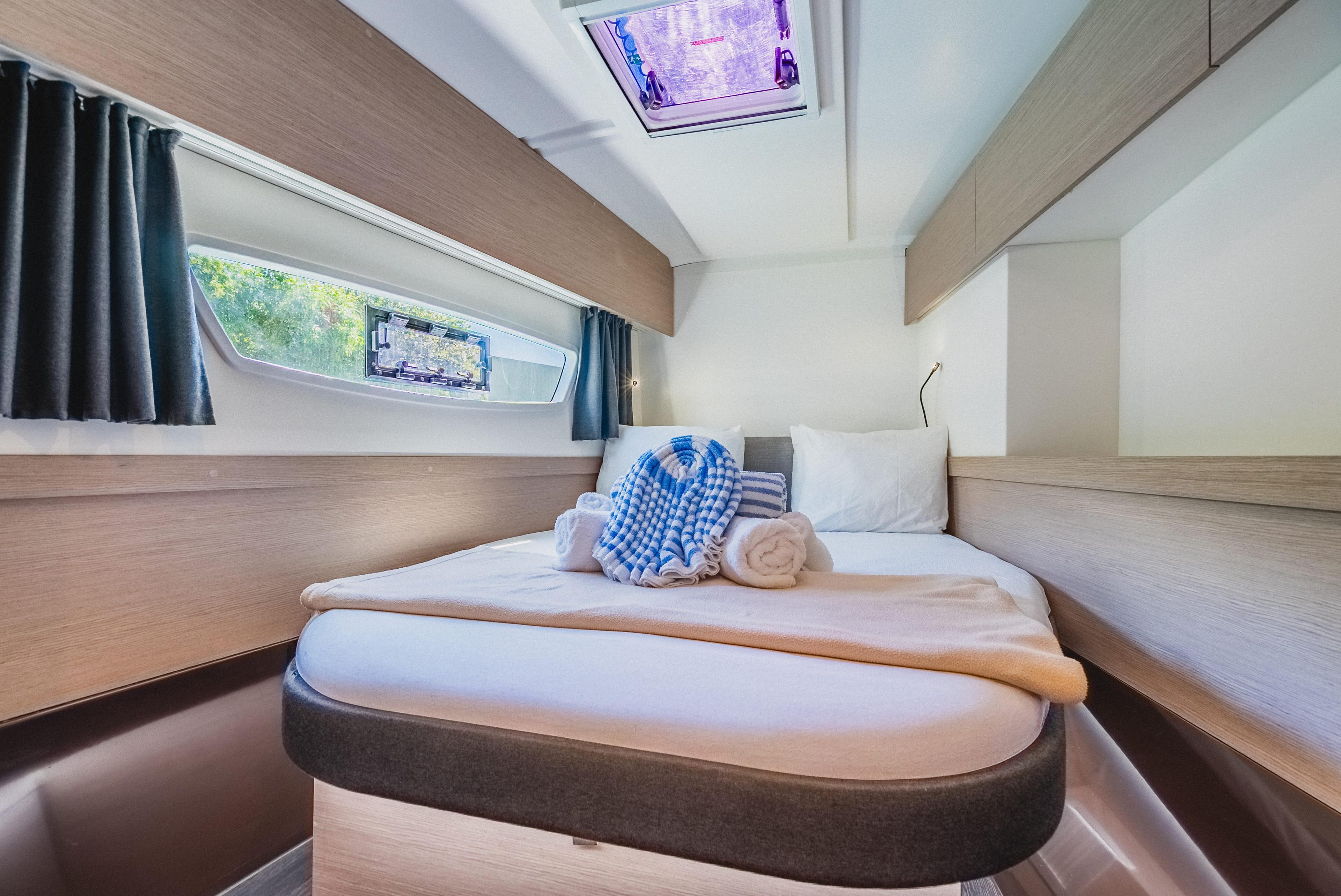 Fountaine Pajot Astrea 42 - 3 + 1 cab., picture 25