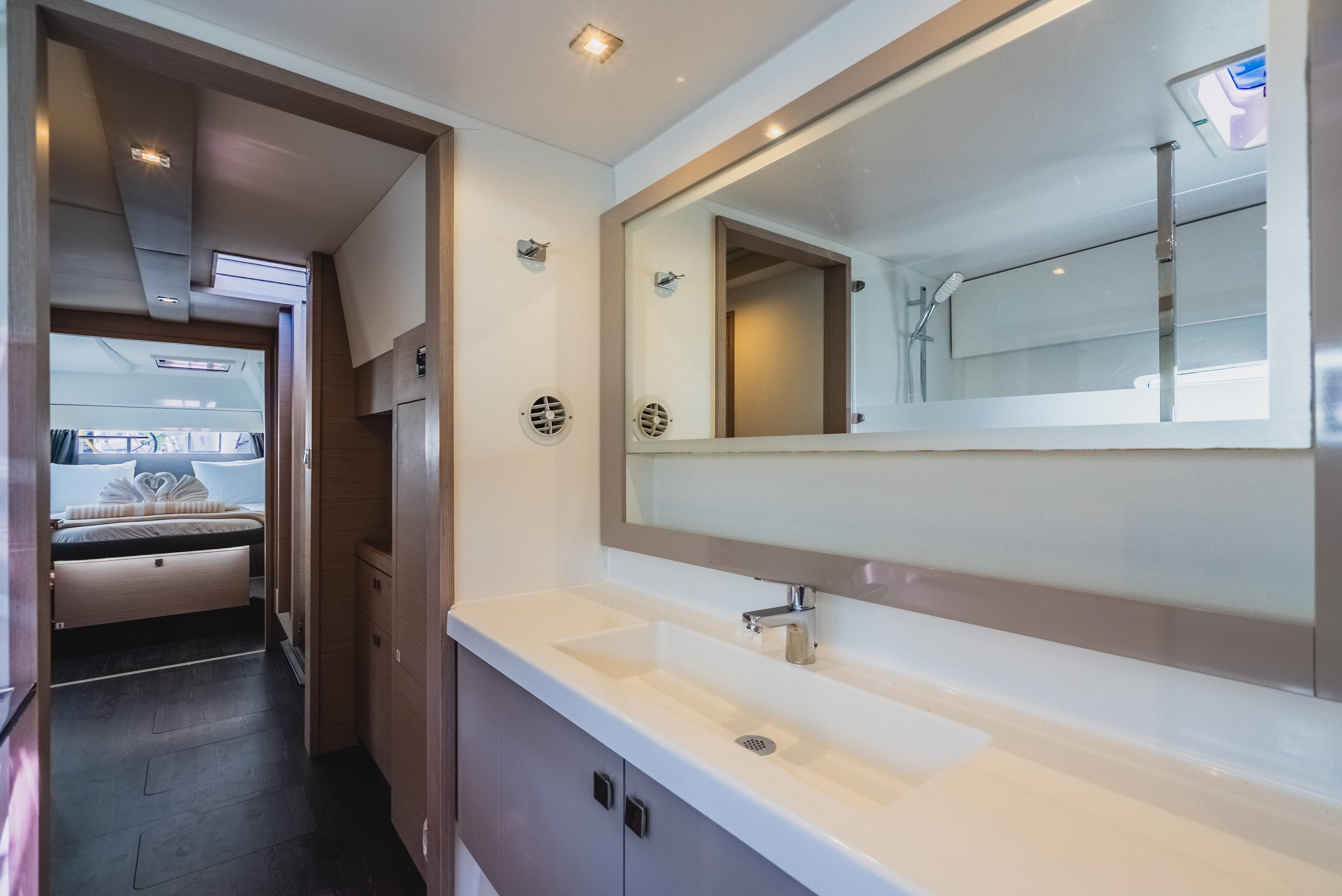 Fountaine Pajot Astrea 42 - 3 + 1 cab., picture 27