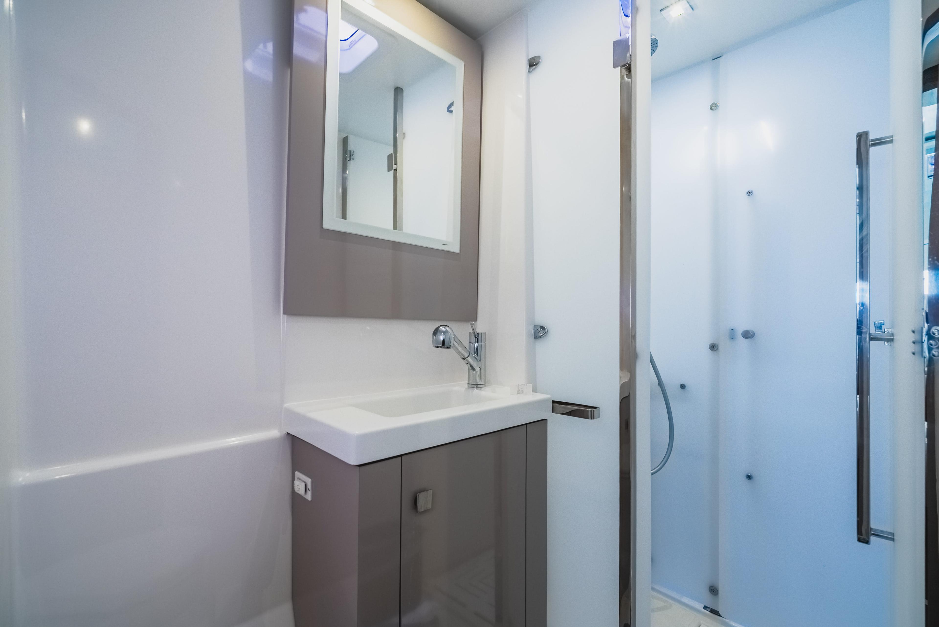 Fountaine Pajot Astrea 42 - 3 + 1 cab., picture 31