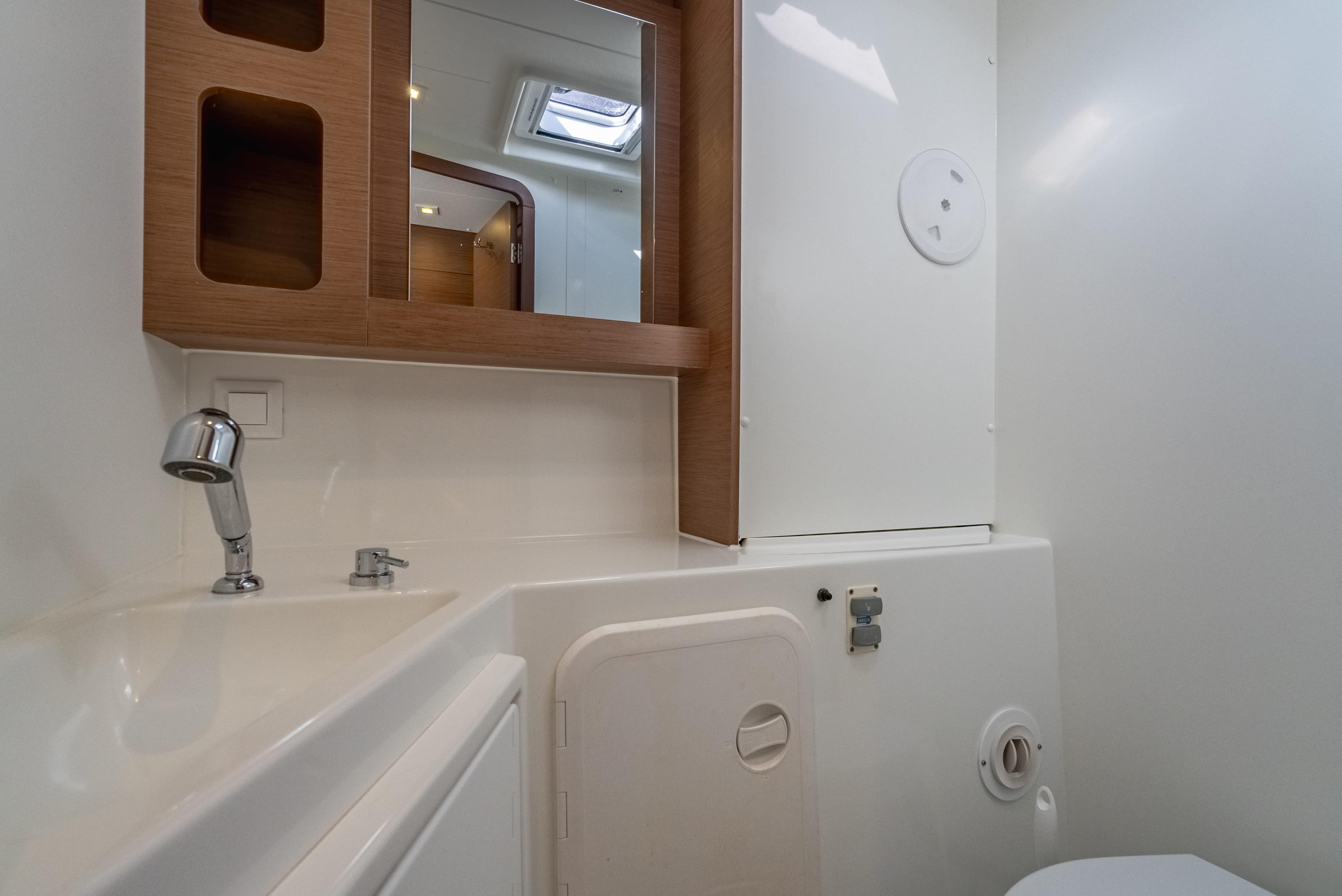 Lagoon 42 - 4 + 2 cab., picture 30