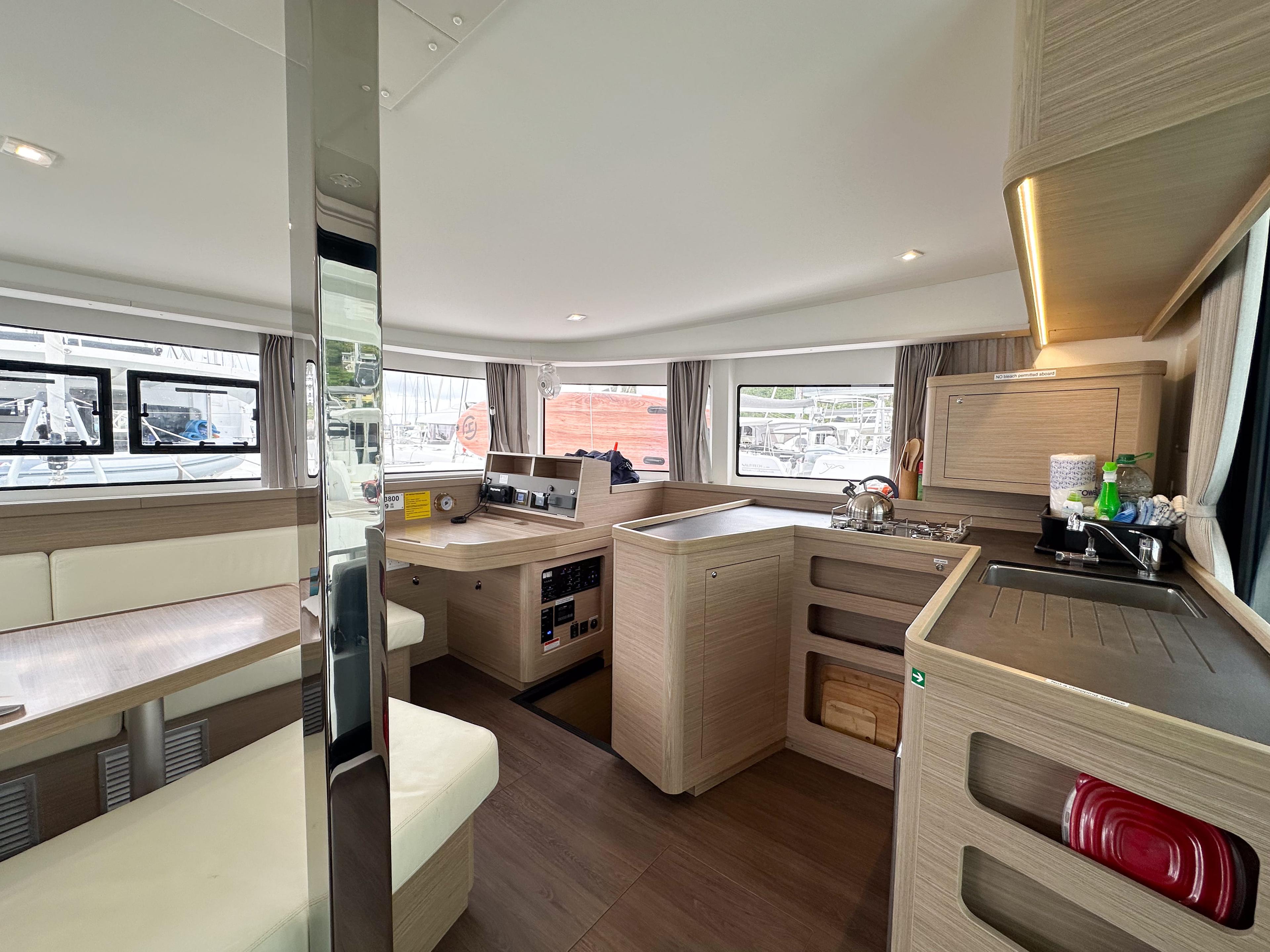 Lagoon 42 - 4 + 1 cab., picture 19