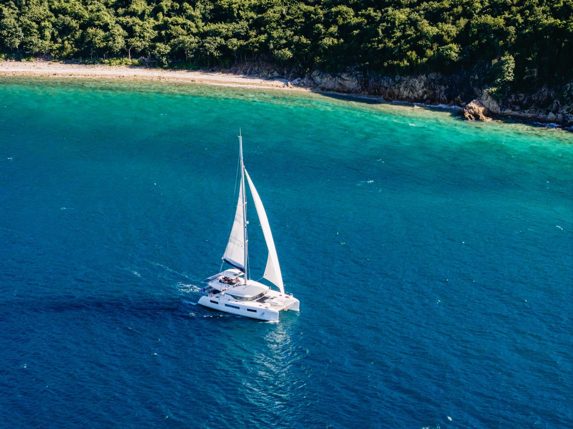 Lagoon 50 - 6 + 1 cab., picture 1