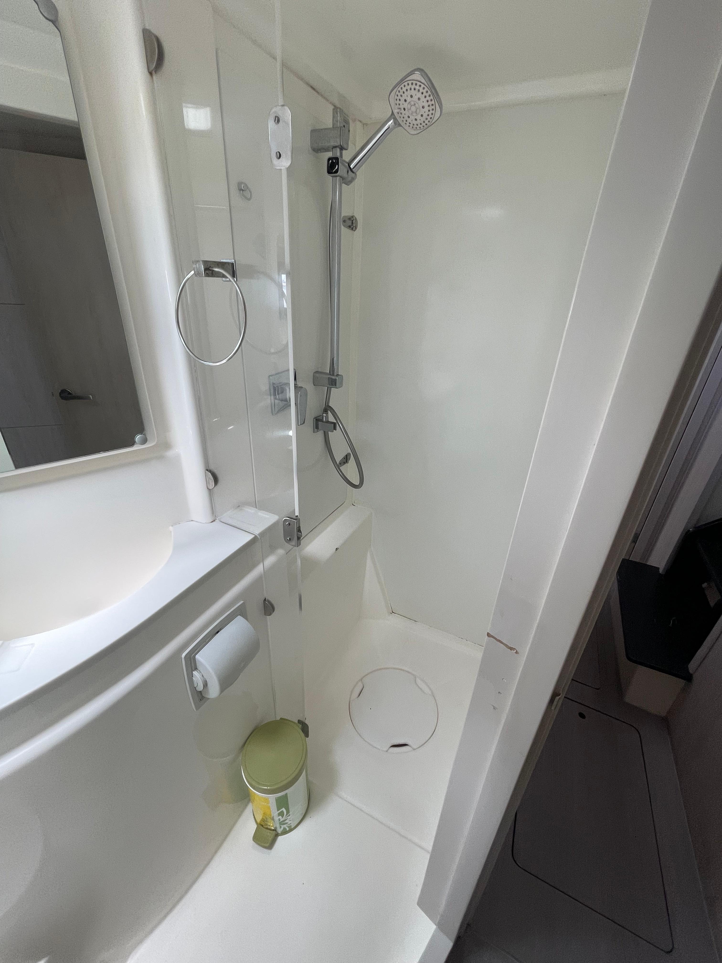 Leopard 48 - 4 + 2 cab. - Sunday Kinga, picture 6