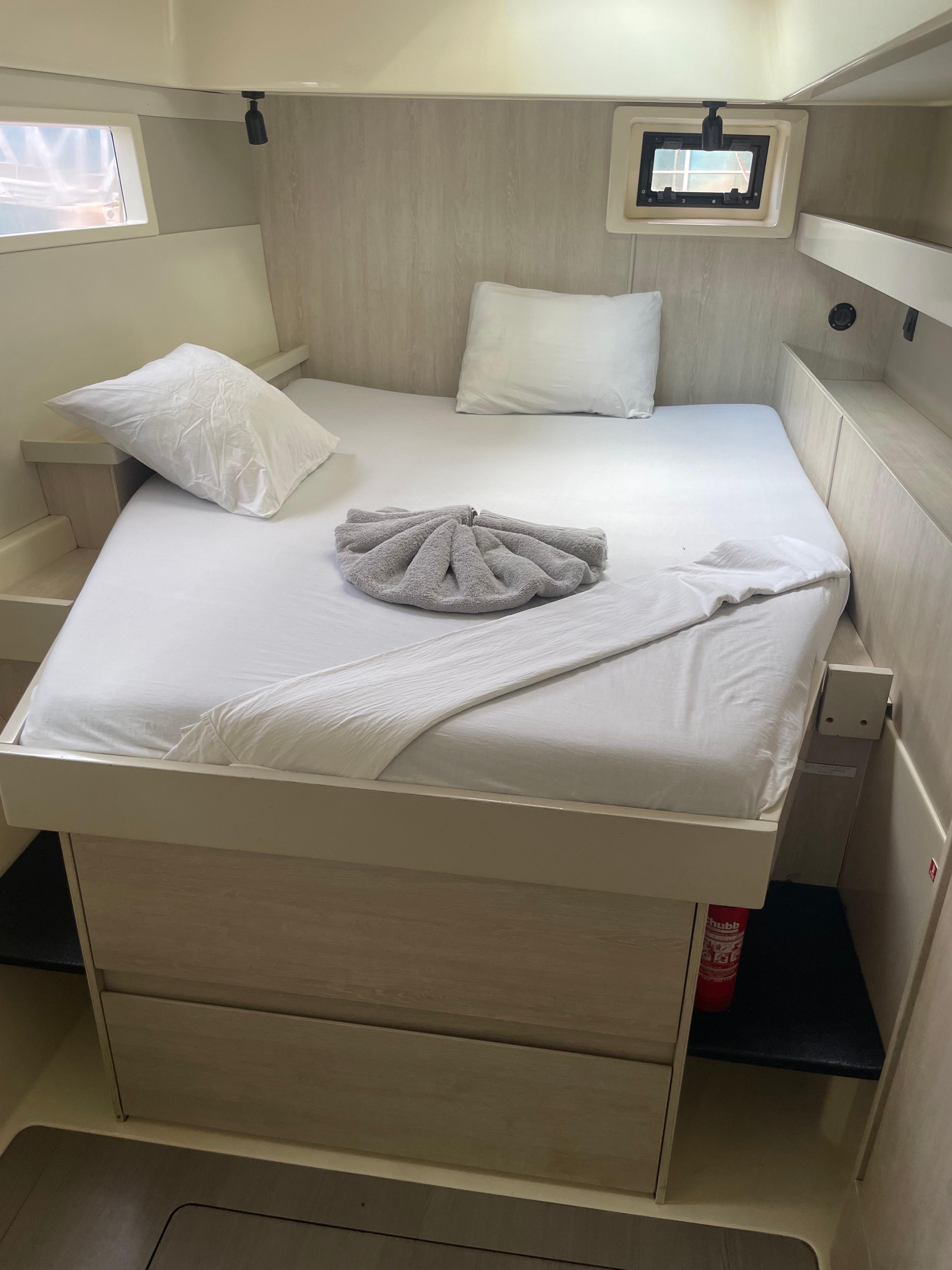 Leopard 48 - 4 + 2 cab. - Sunday Kinga, picture 5