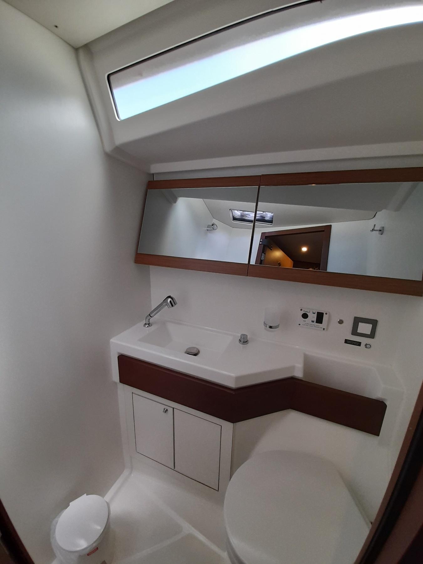 Oceanis 46.1, picture 20