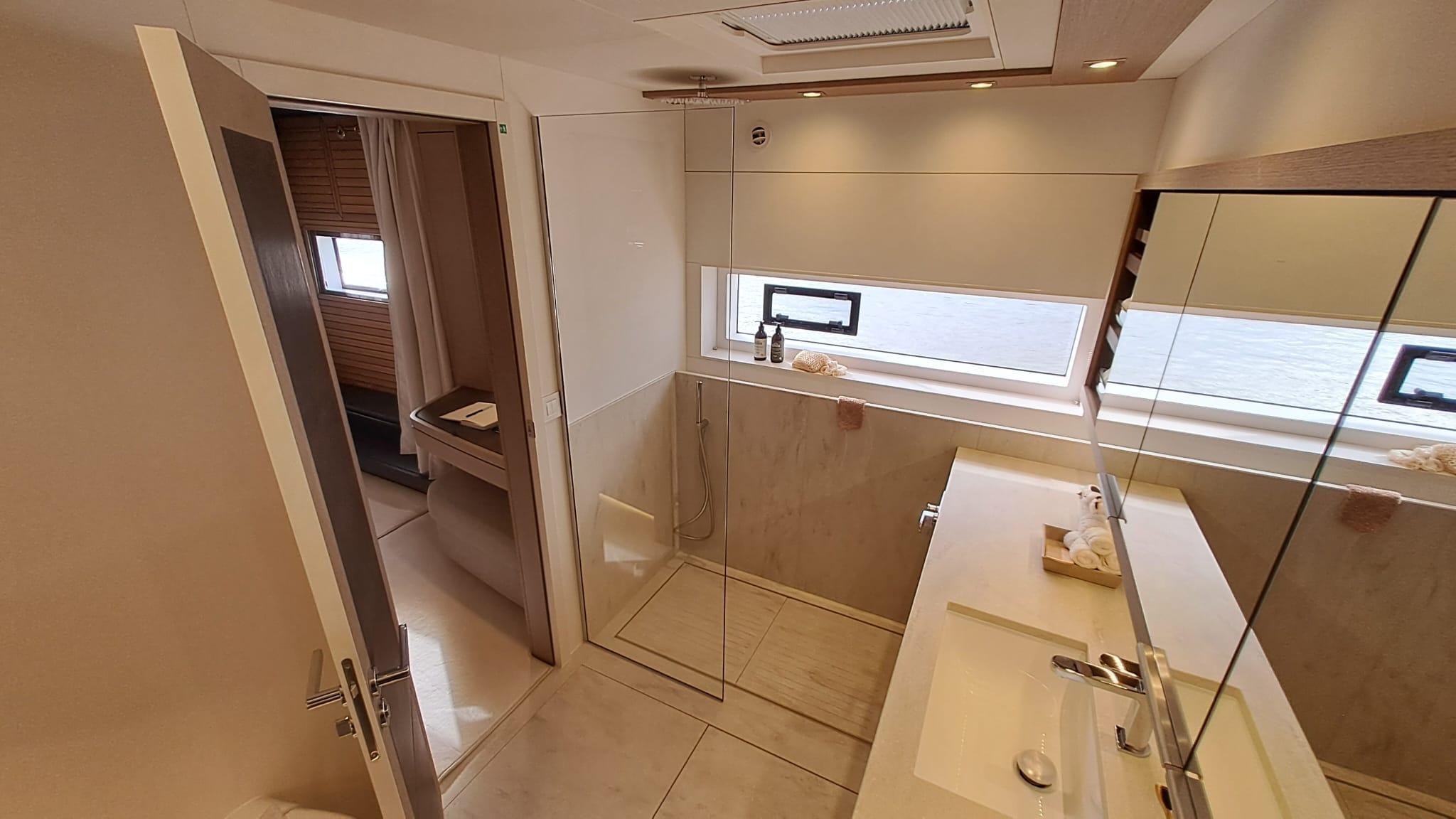 Lagoon Seventy 7, picture 17