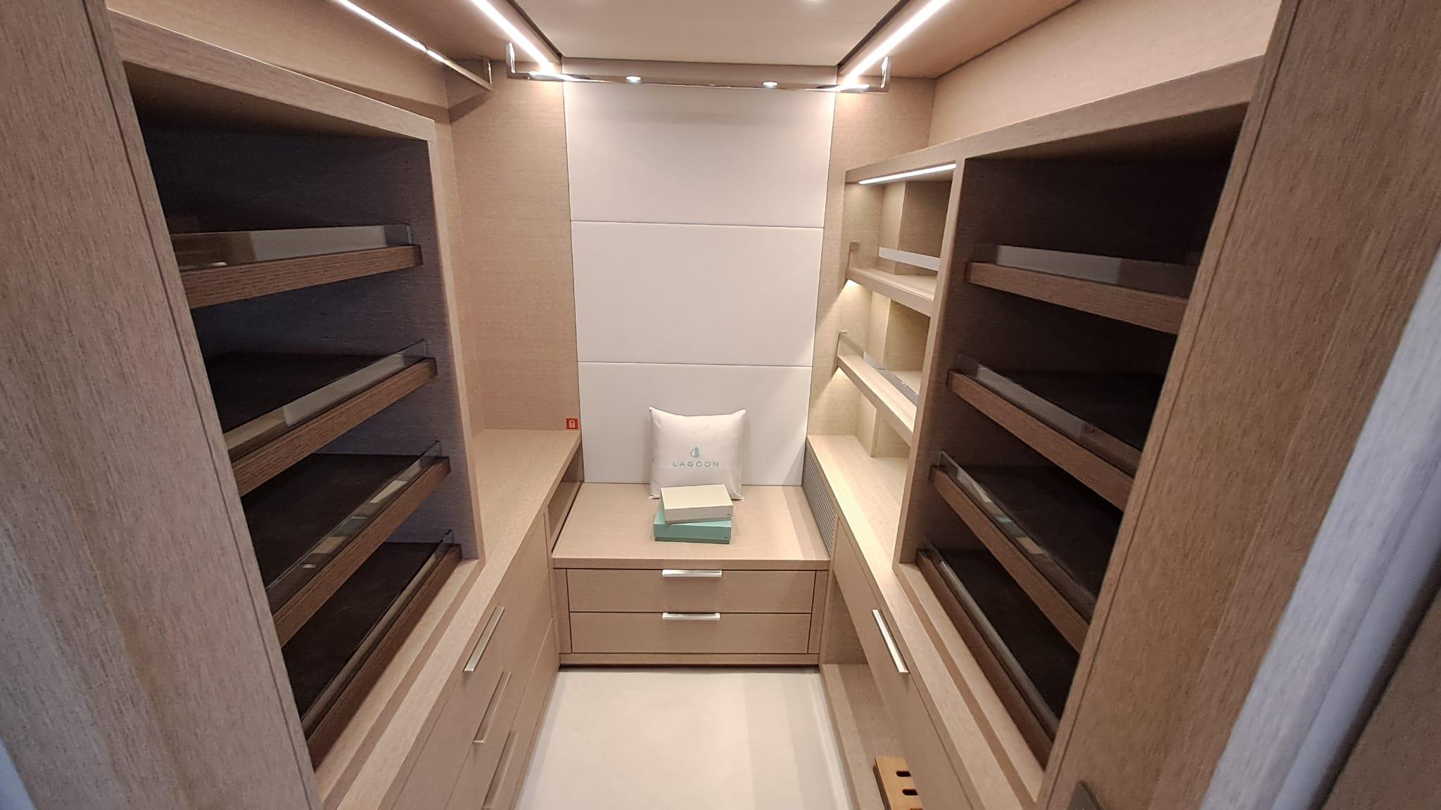 Lagoon Seventy 7, picture 15