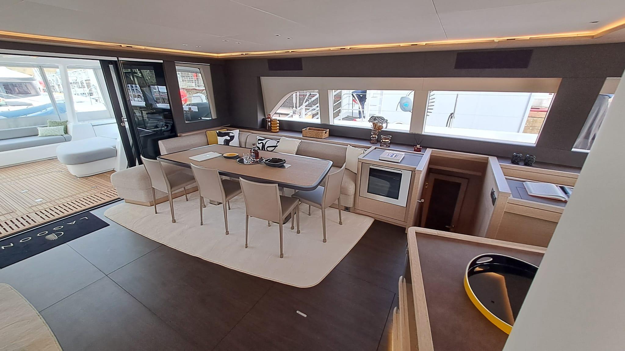 Lagoon Seventy 7, picture 9