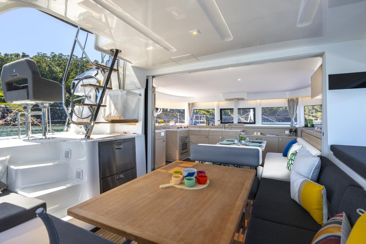 Lagoon 43 - 4 + 2 cab., picture 3