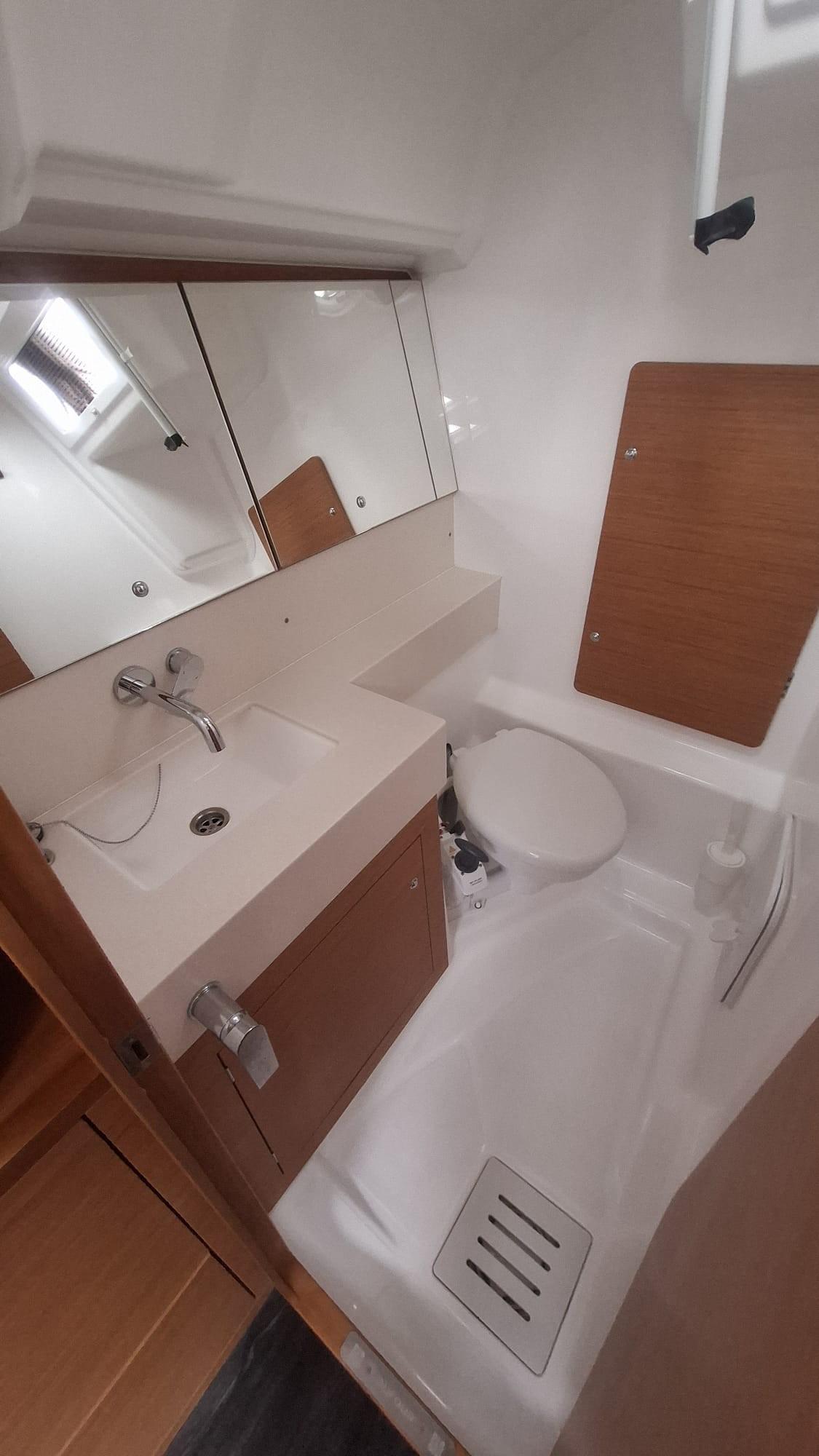 Dufour 37 - 2 cab., picture 8