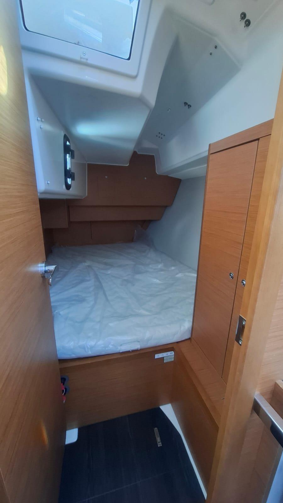 Dufour 37 - 3 cab., picture 10