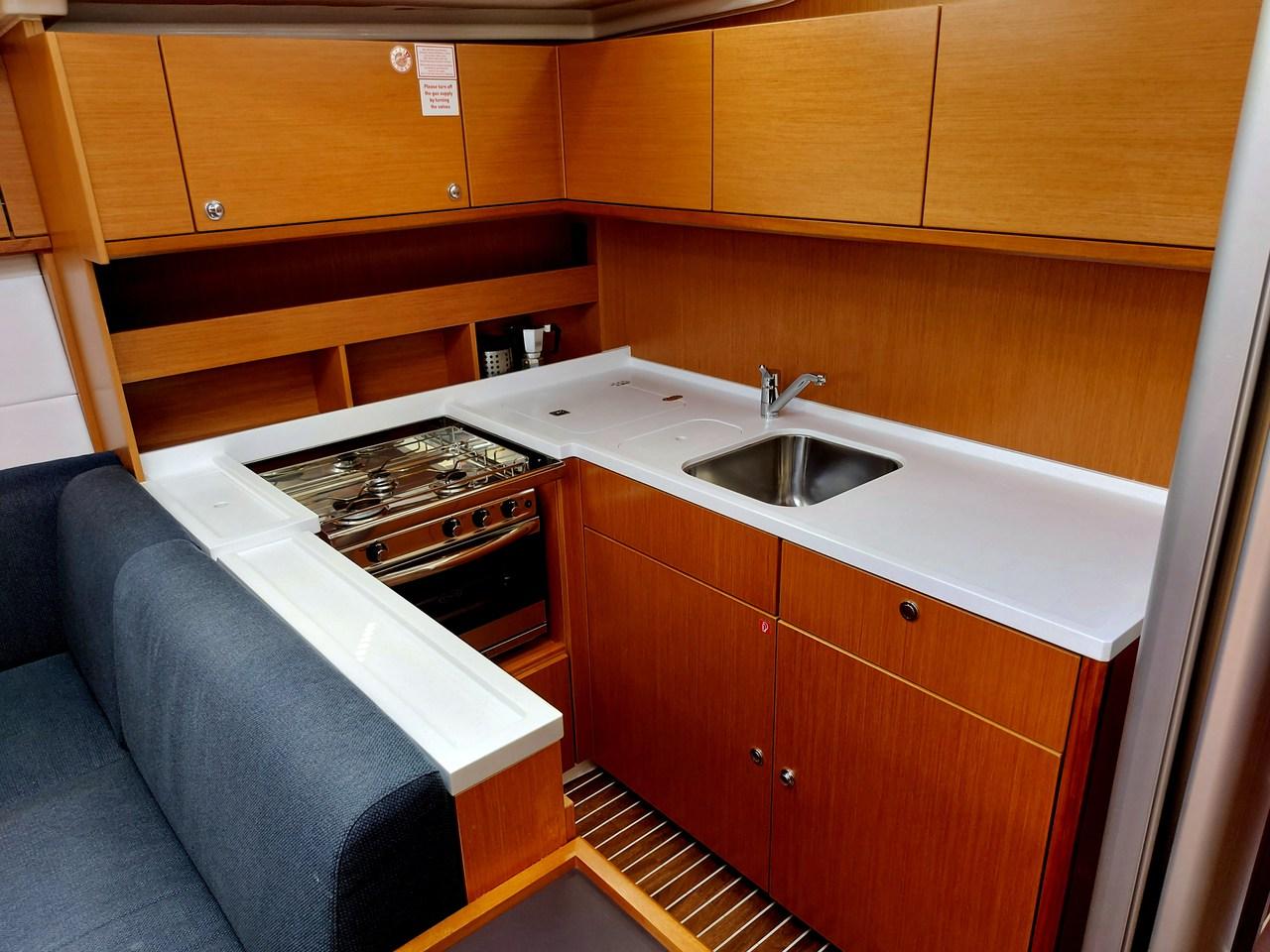 Bavaria C57 - 4 + 1 cab., picture 8