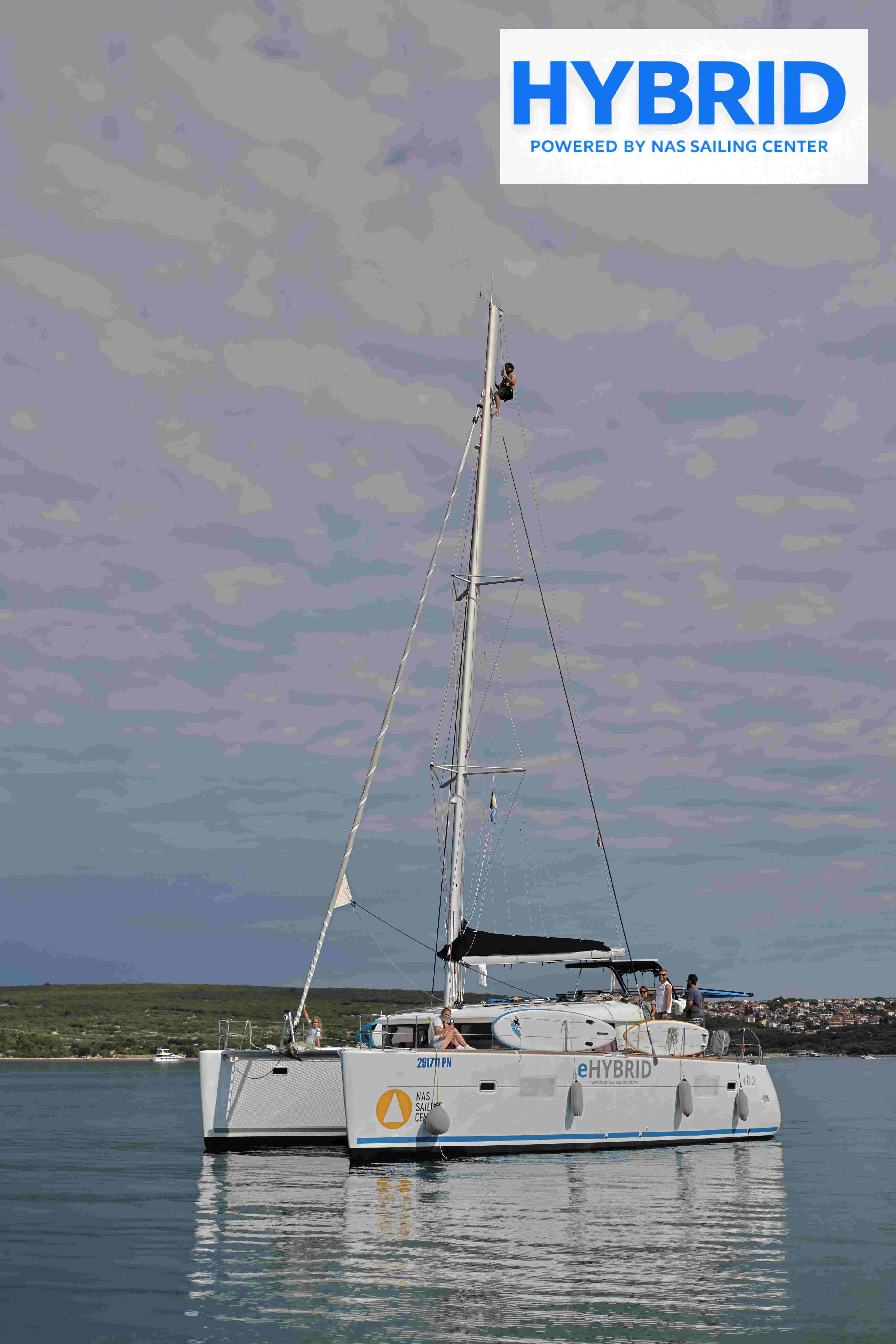 Lagoon 400 S2 - 4 + 2 cab., picture 3