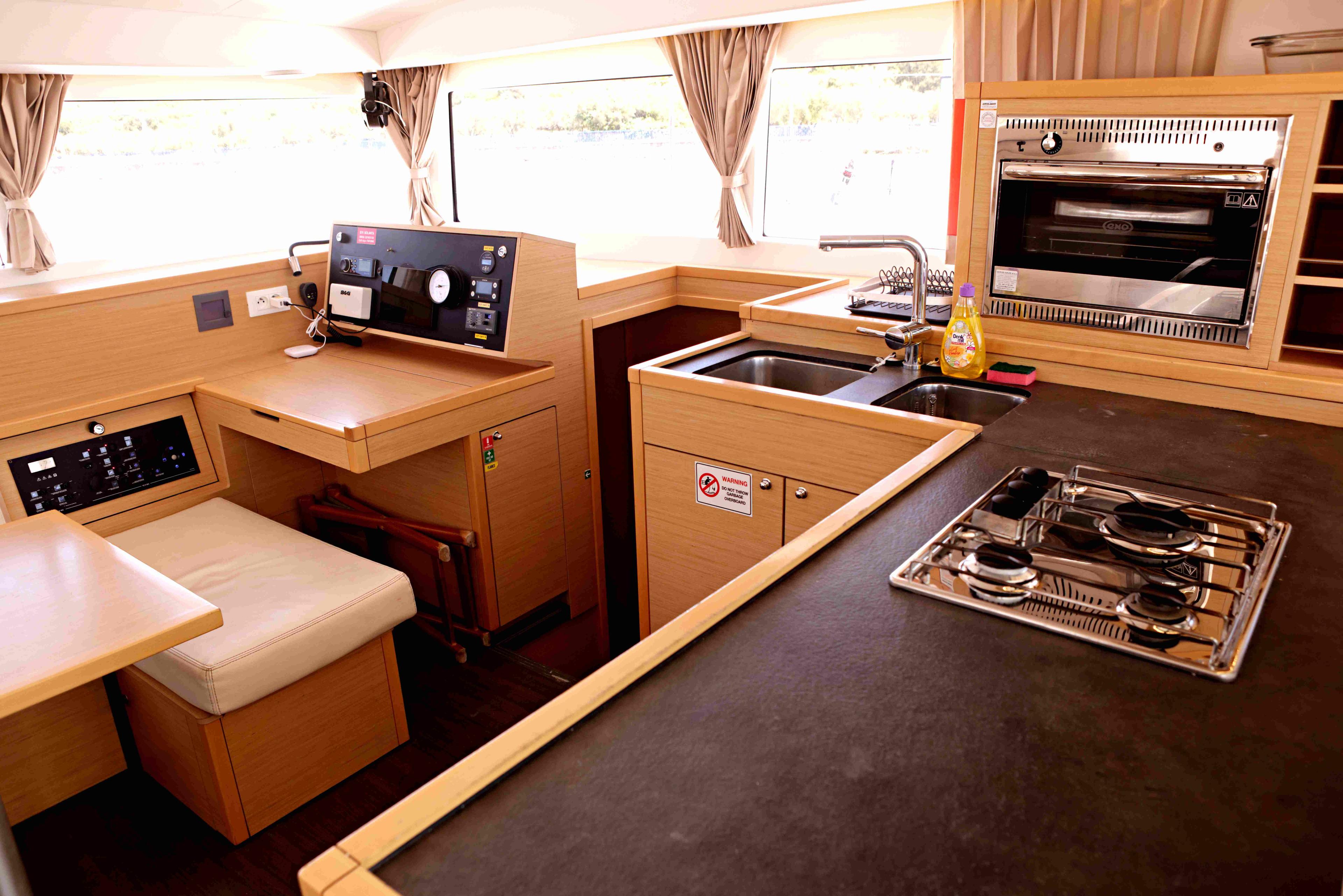 Lagoon 400 S2 - 4 + 2 cab., picture 12