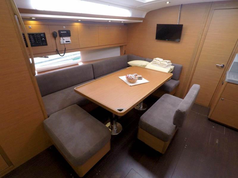Dufour 470 - 4 cab., picture 4