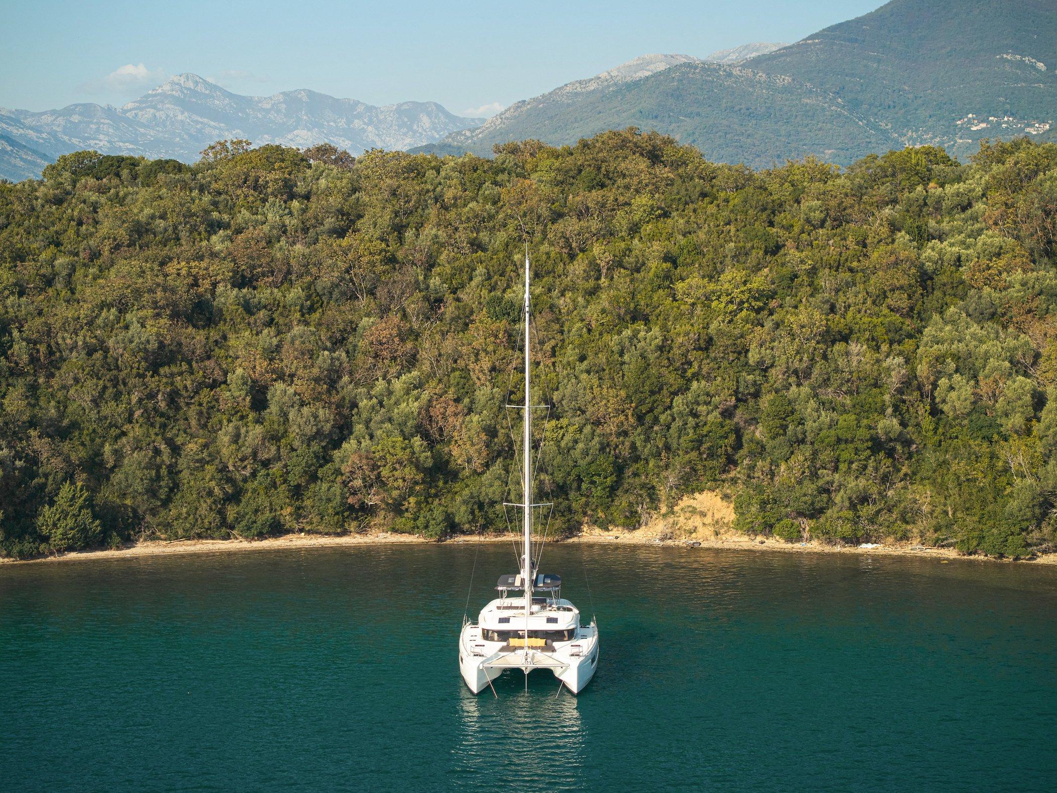 Lagoon 46 - 4 + 2 cab., picture 4