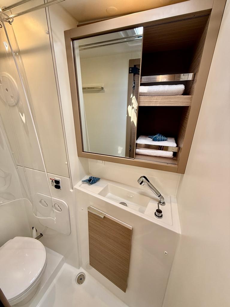 Lagoon 40 - 4 + 1 cab., picture 8