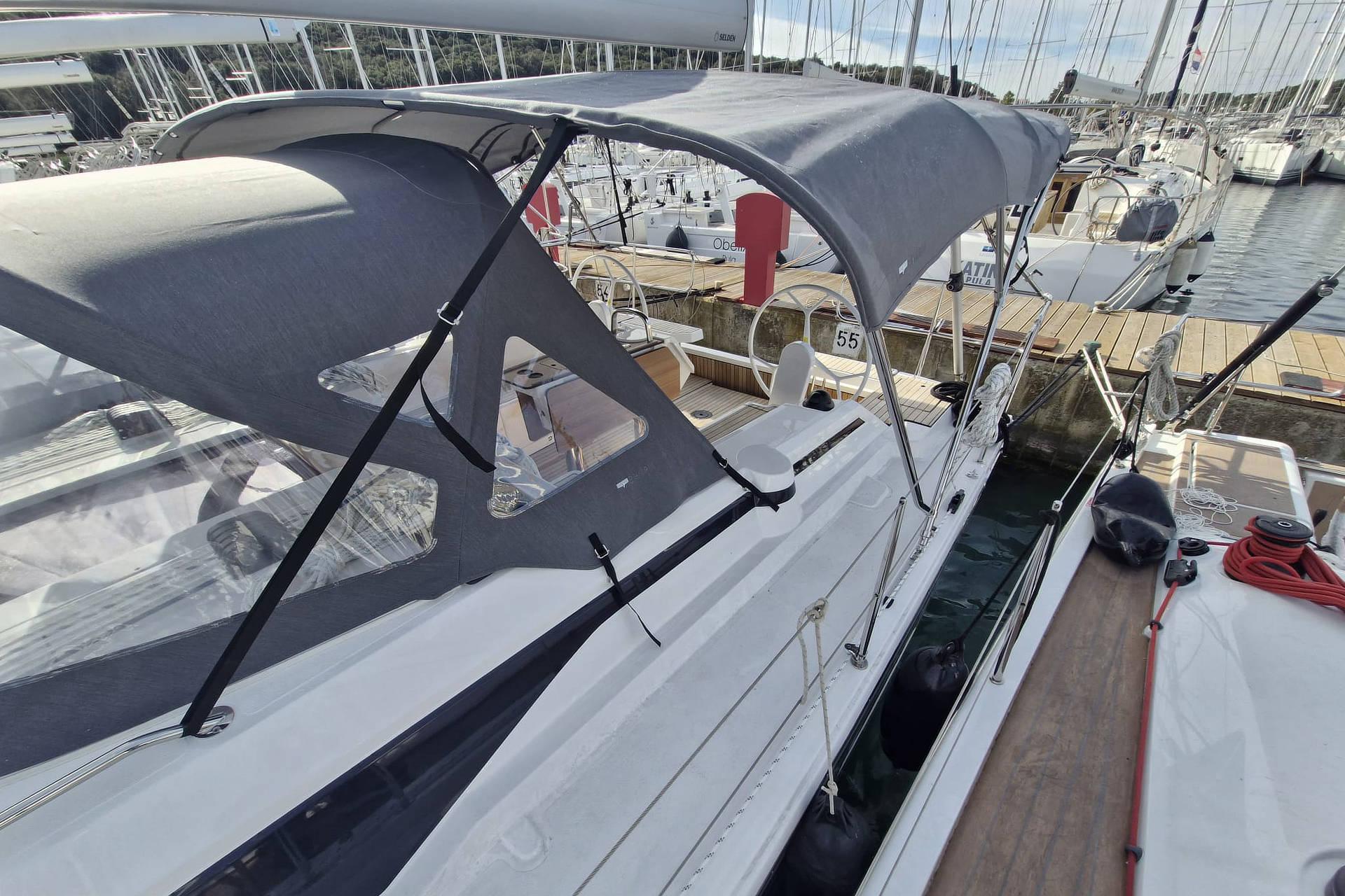 Bavaria C38, picture 6