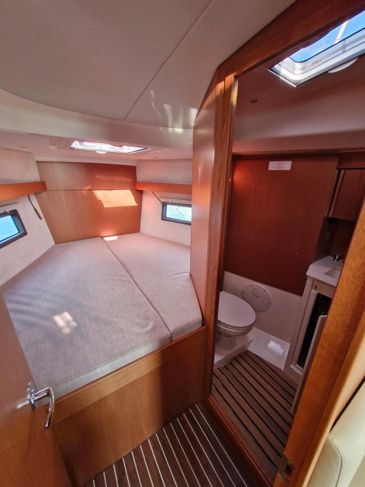 Bavaria C38, picture 10