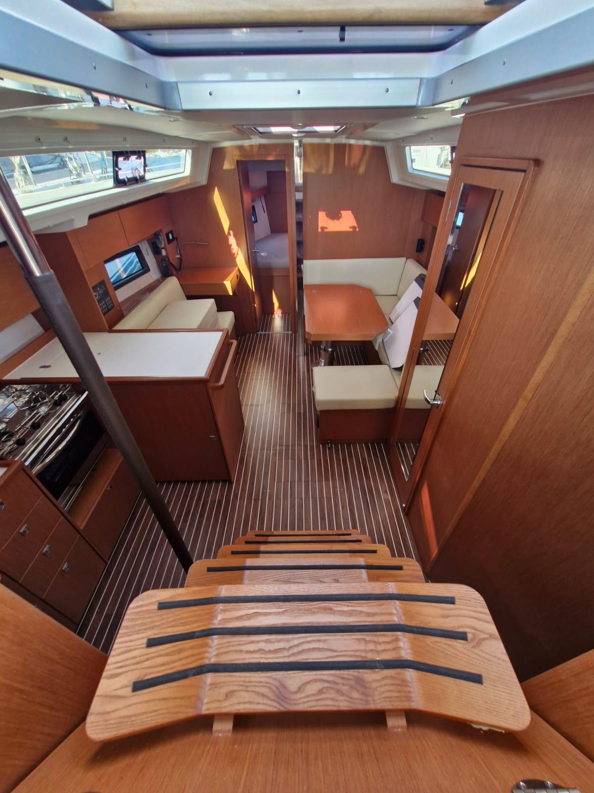 Bavaria C38, picture 9