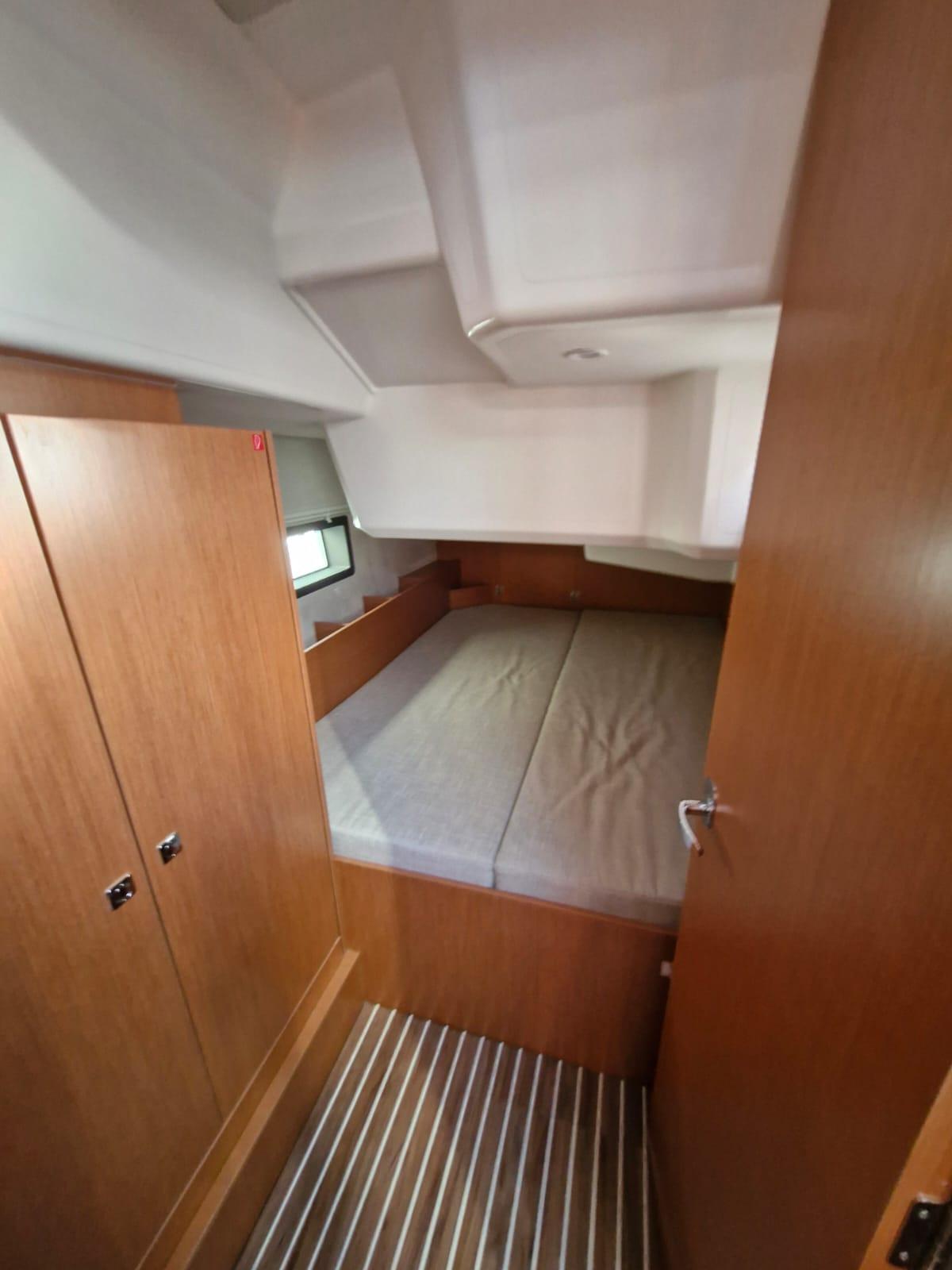 Bavaria C38, picture 12