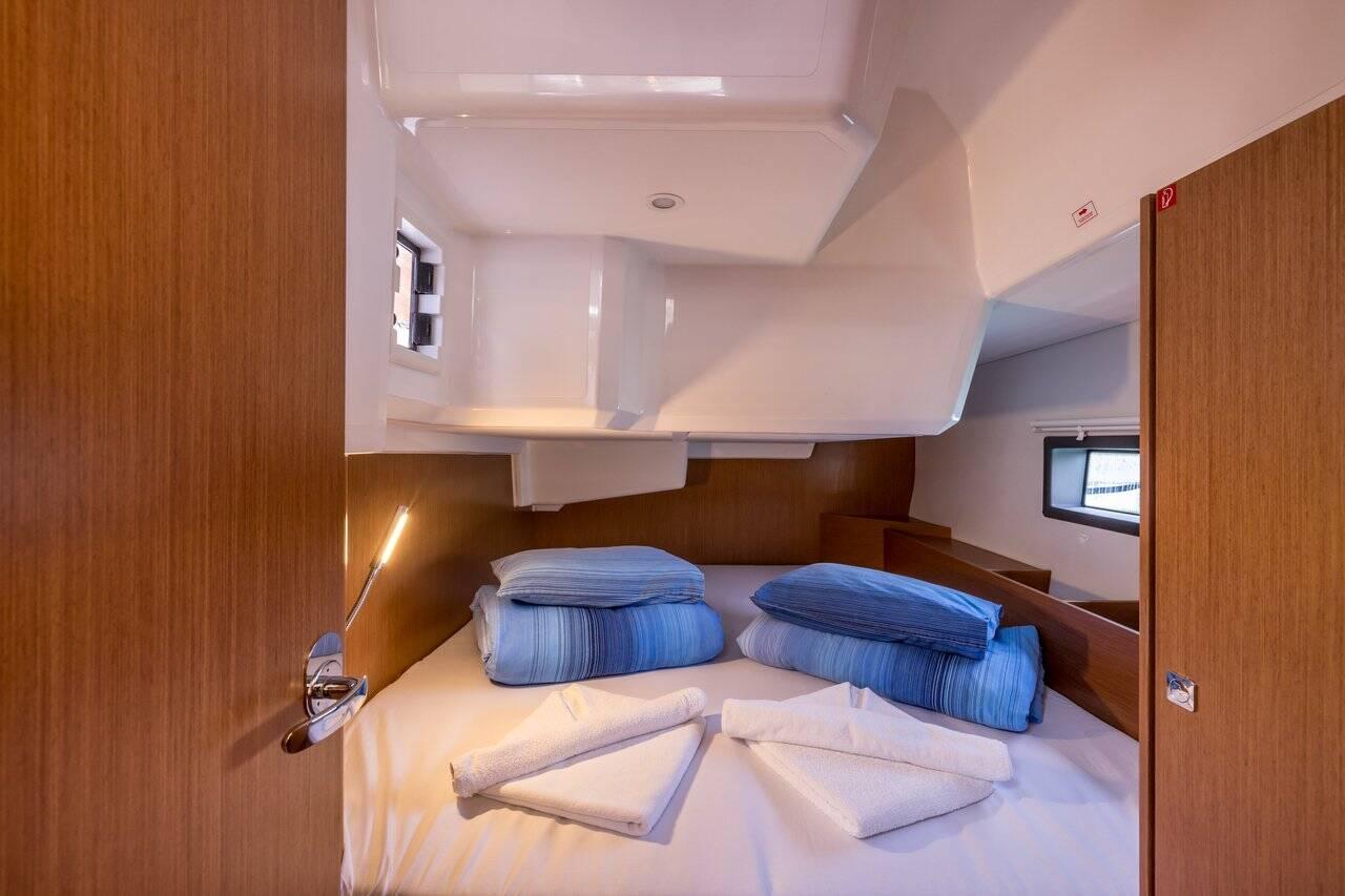 Bavaria C42, picture 7