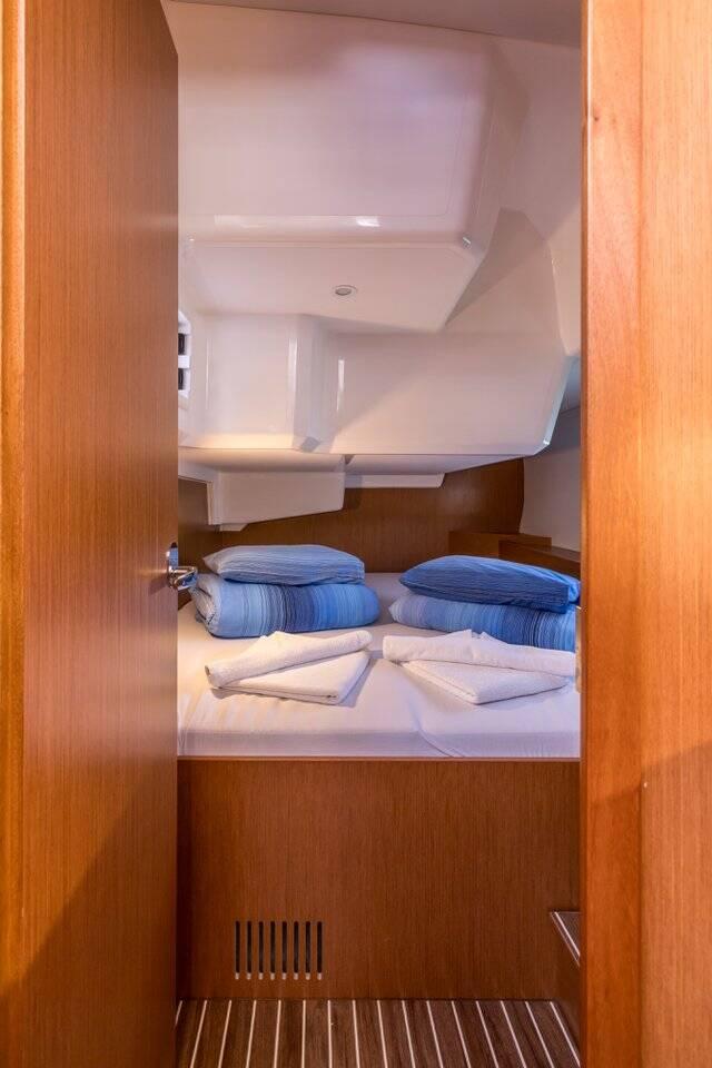 Bavaria C42, picture 8