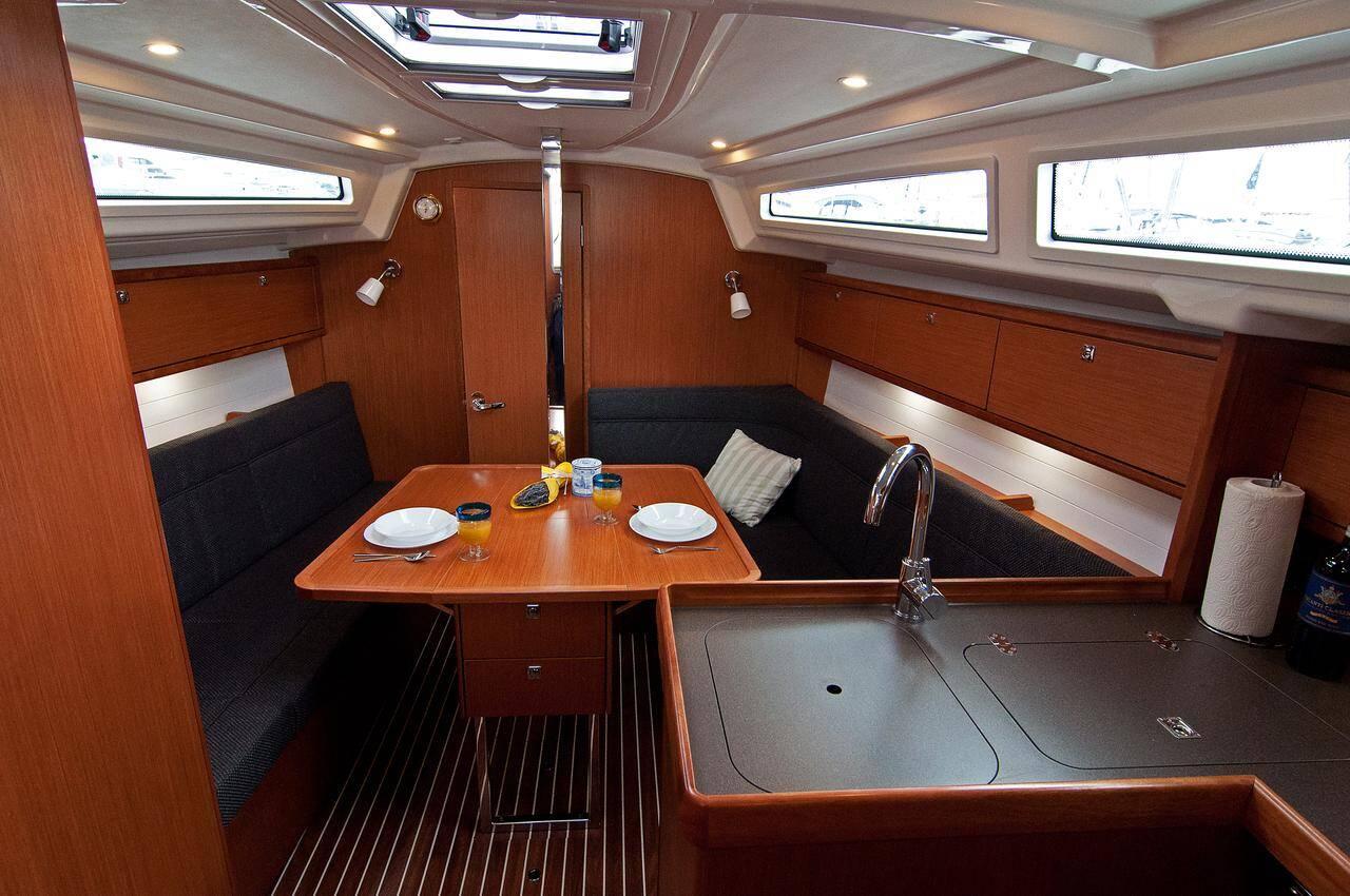 Bavaria Cruiser 34, picture 4