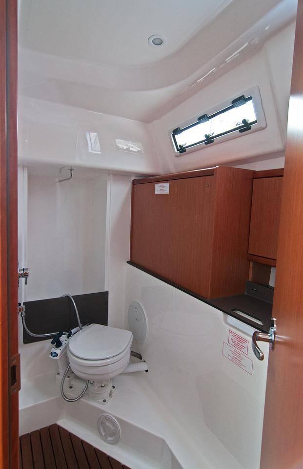 Bavaria Cruiser 33, picture 8