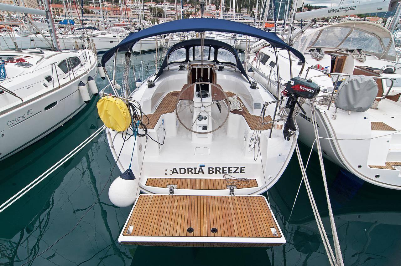 Bavaria Cruiser 33, picture 1