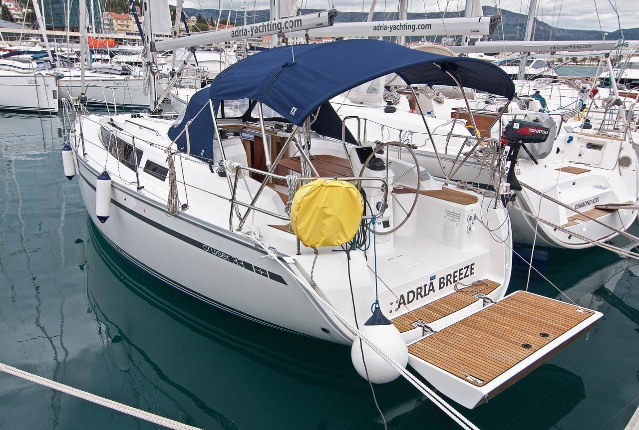 Bavaria Cruiser 33, picture 3