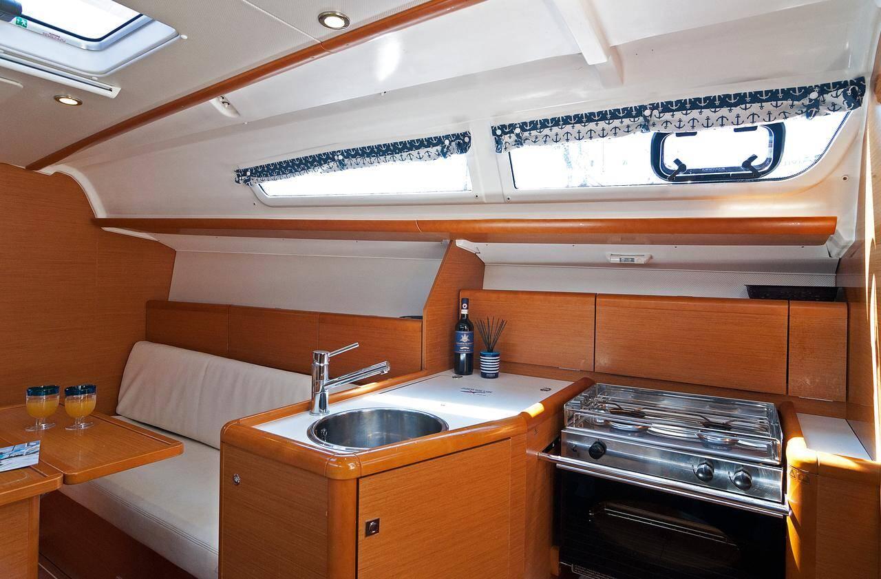 Sun Odyssey 33i - 2 cab., picture 5