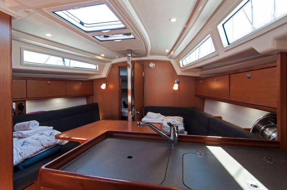 Bavaria Cruiser 34, picture 3