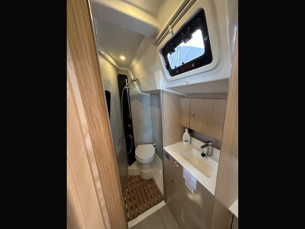 Bavaria C38, picture 18