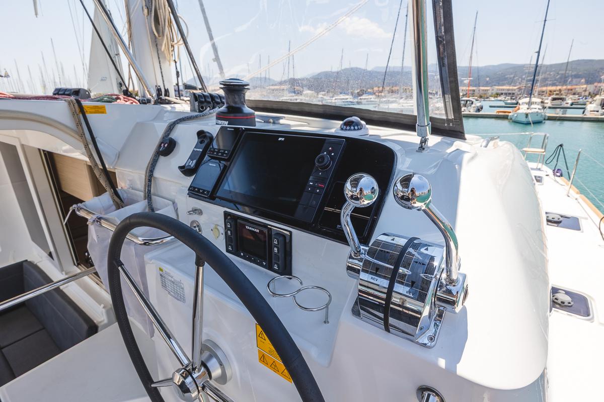 Lagoon 40 - 4 + 2 cab, picture 9