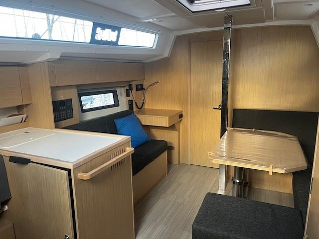 Bavaria C38, picture 4