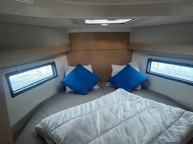 Bavaria C38, picture 7