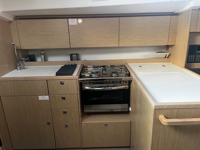 Bavaria C38, picture 6