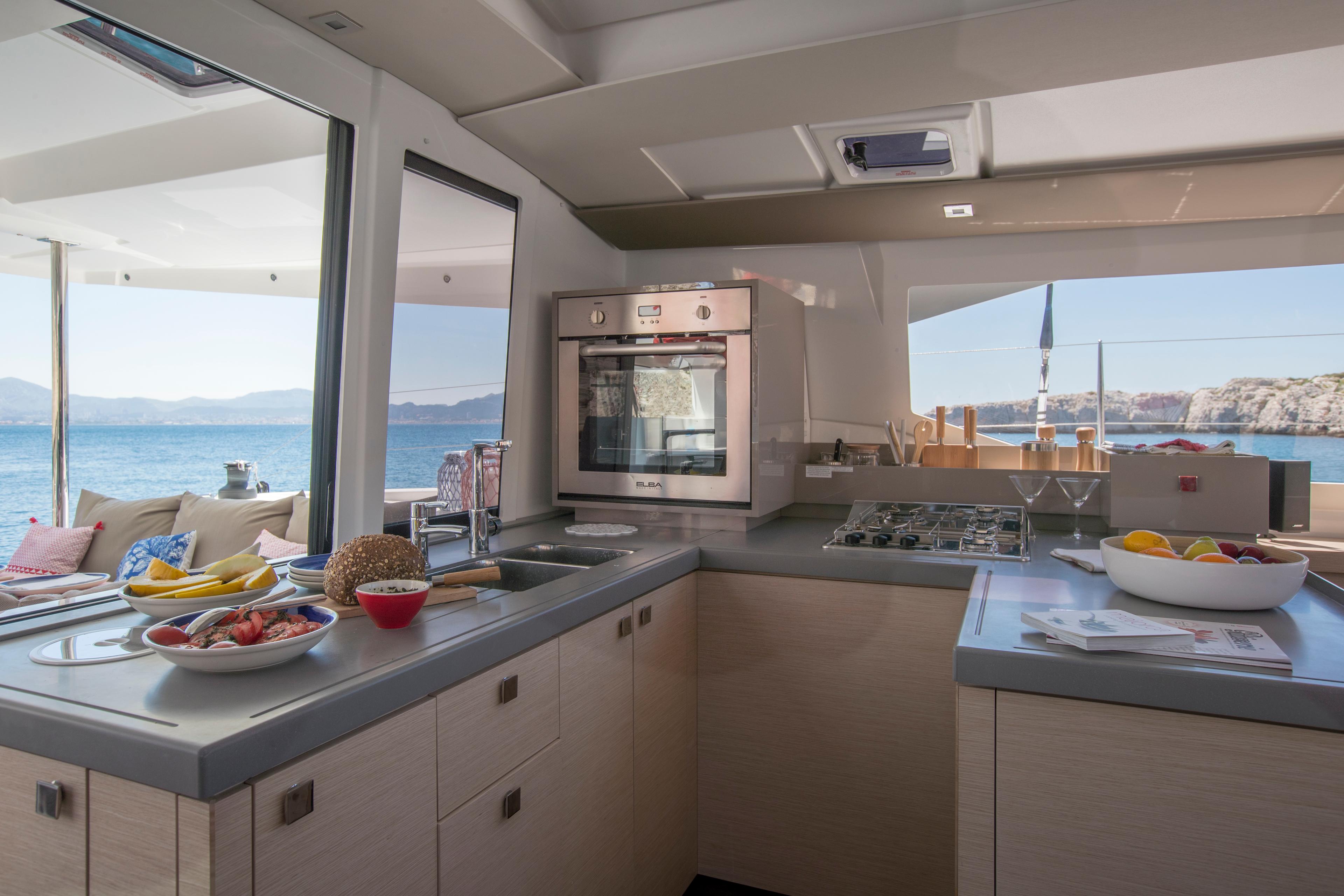 Fountaine Pajot Astrea 42 - 3 + 1 cab., picture 4