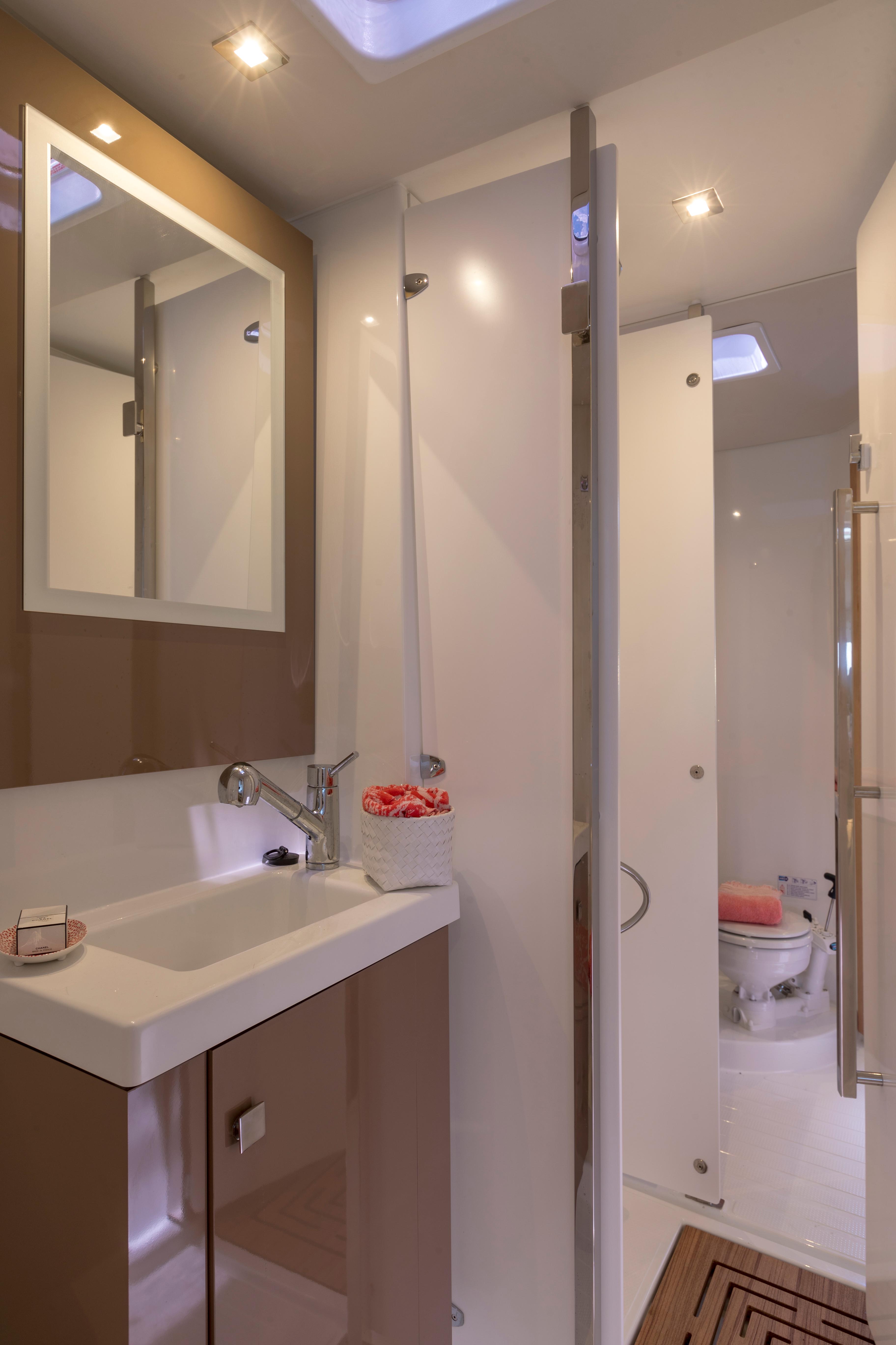 Fountaine Pajot Astrea 42 - 3 + 1 cab., picture 8