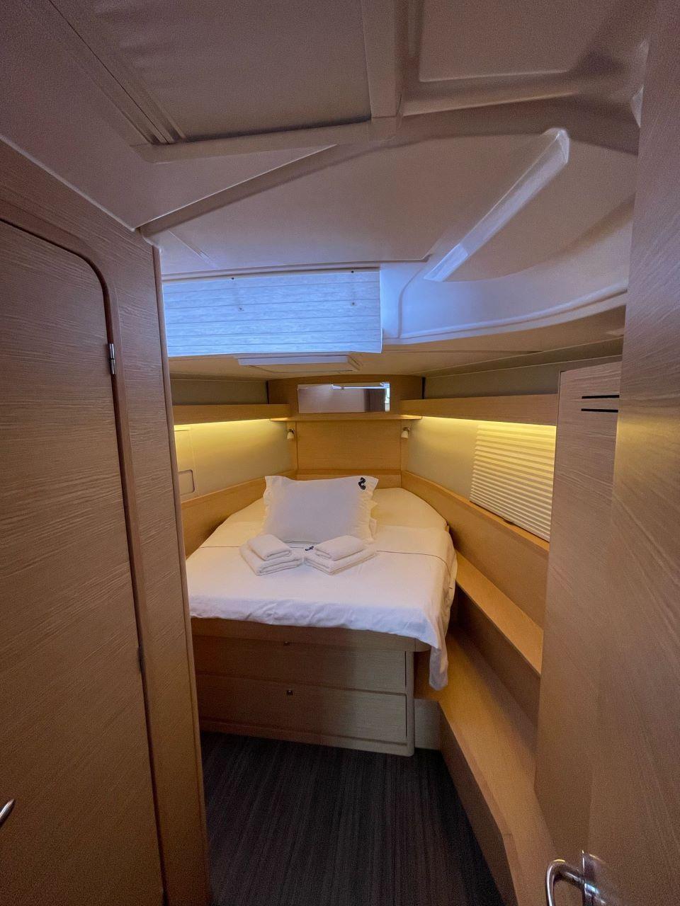 Dufour 430 - 3 cab., picture 9