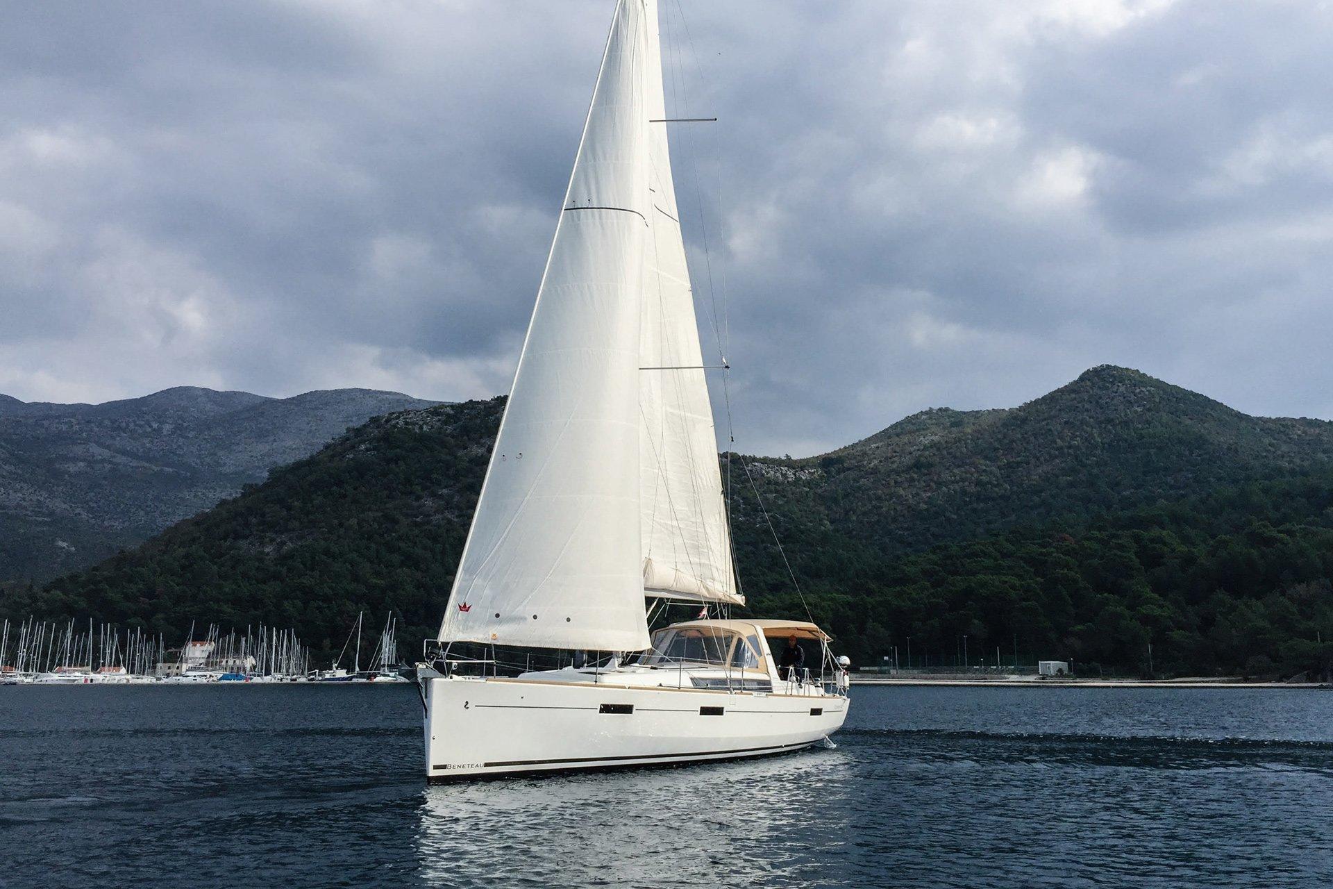 Oceanis 45 - 4 cab. - Mambo 1, picture 1