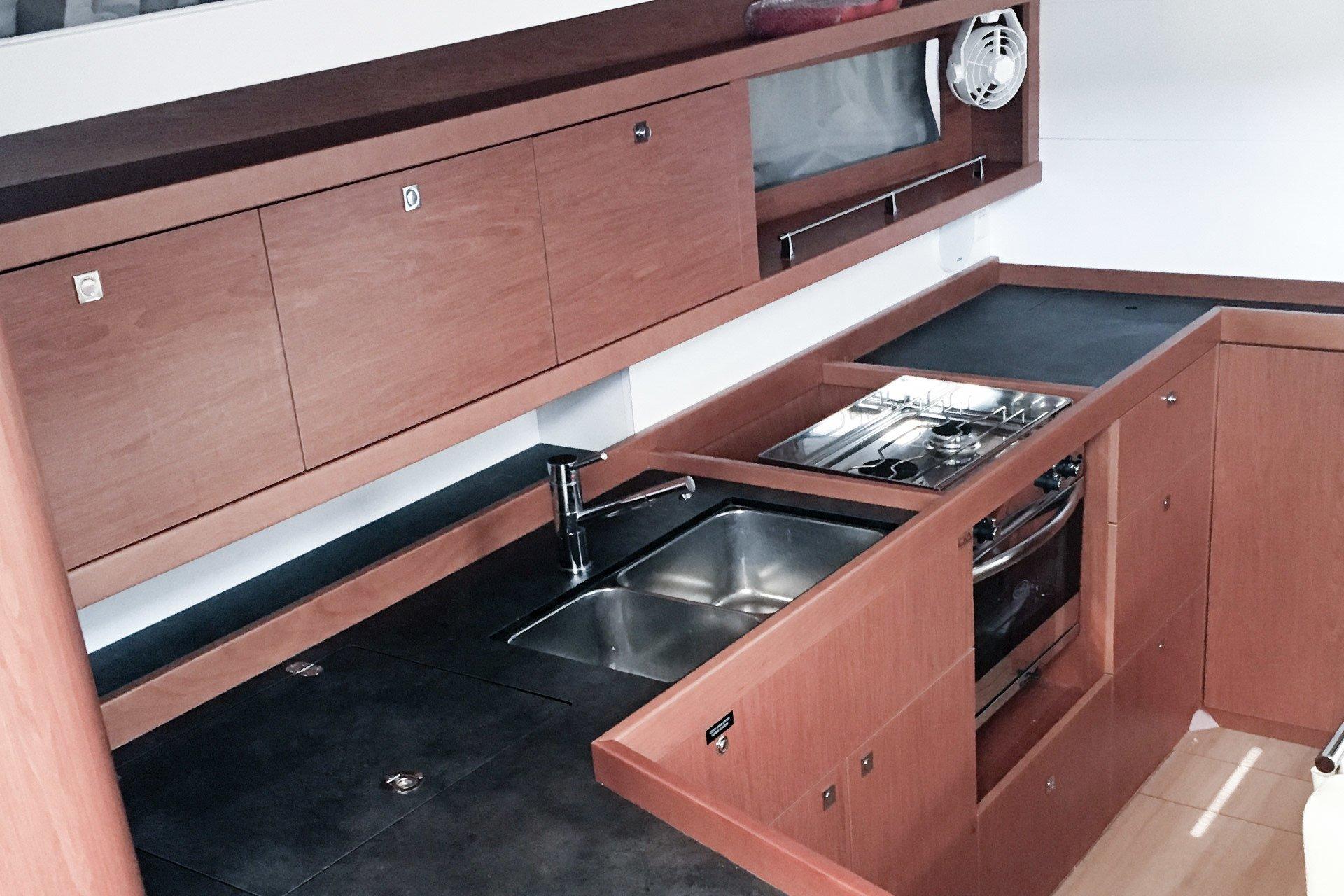 Oceanis 45 - 4 cab. - Slide, picture 9